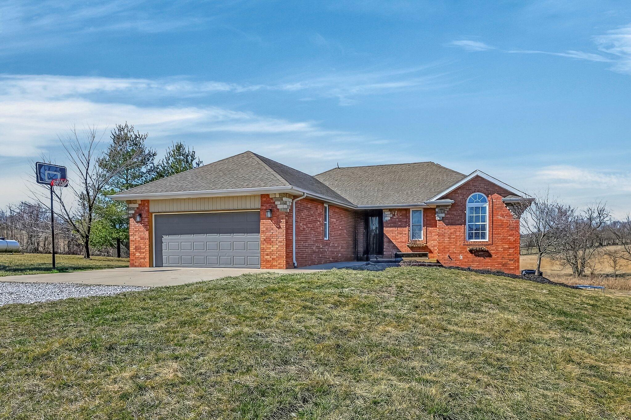 422 Fieldstone Road, Clever MO 65631