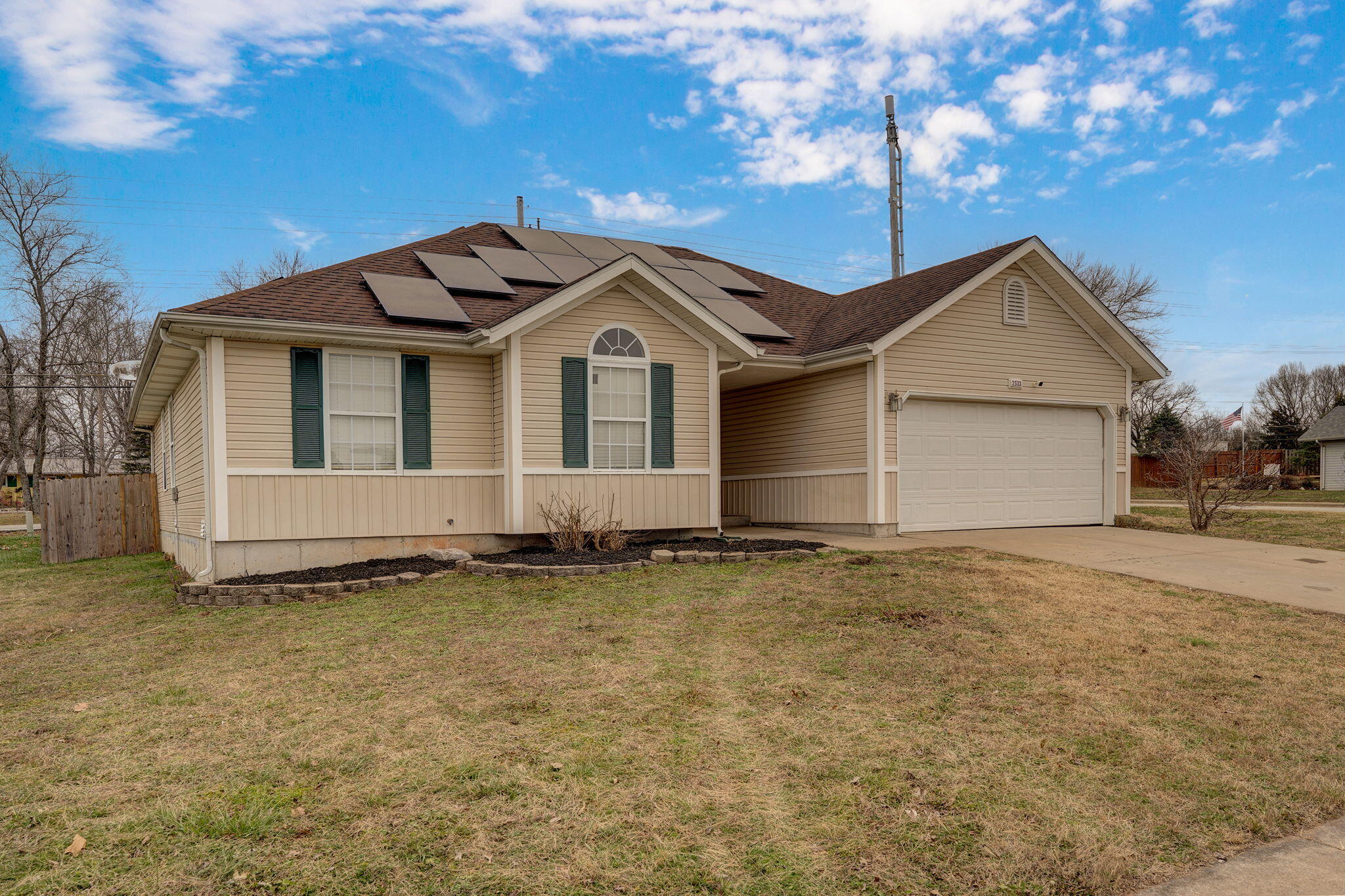 2533 E Moonlight Street, Republic MO 65738