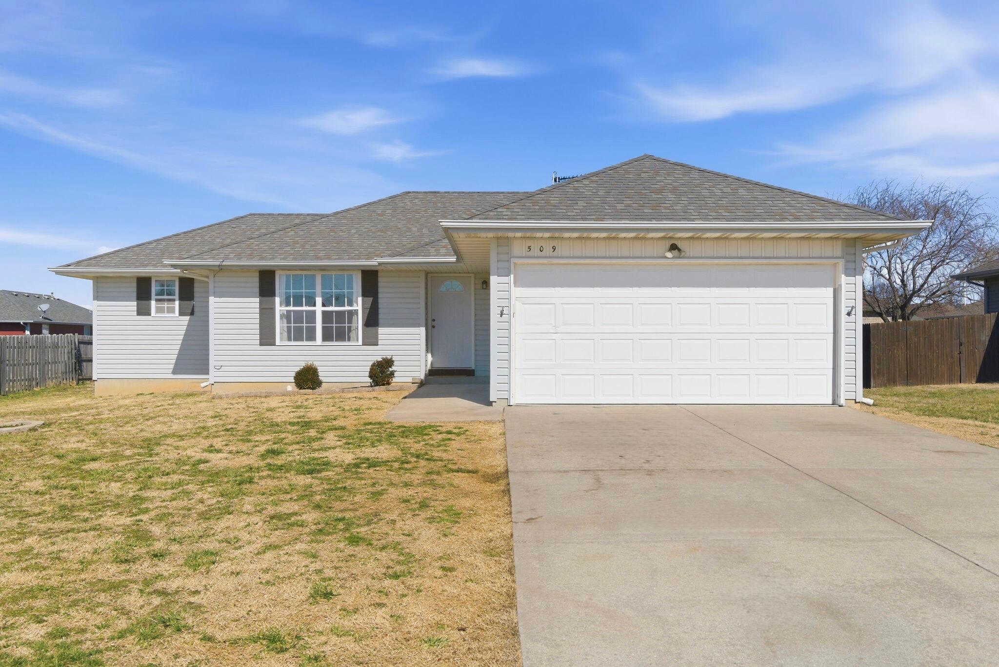 509 Sugar Lane, Clever MO 65631