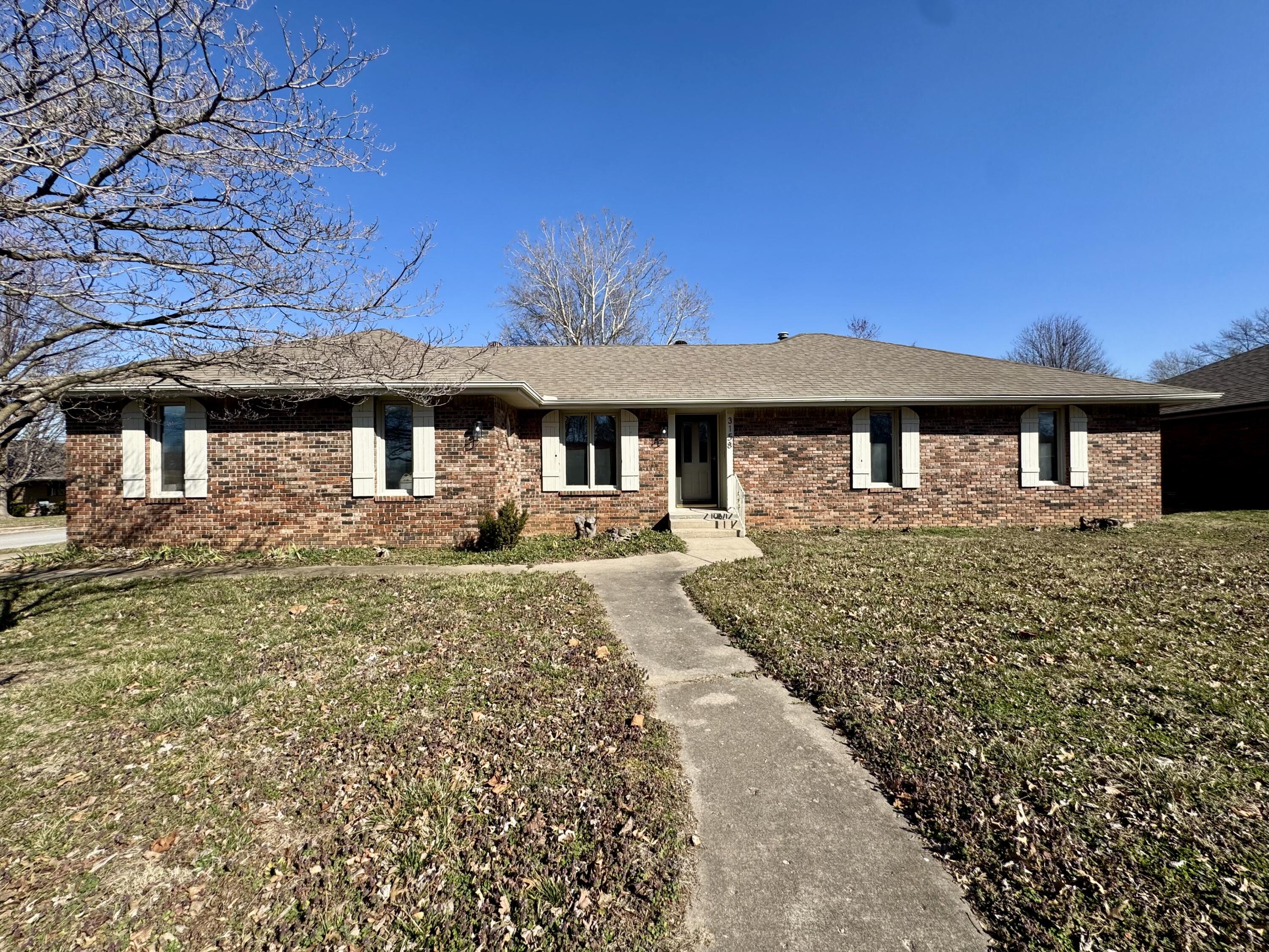 3158 S Roanoke Avenue, Springfield MO 65807