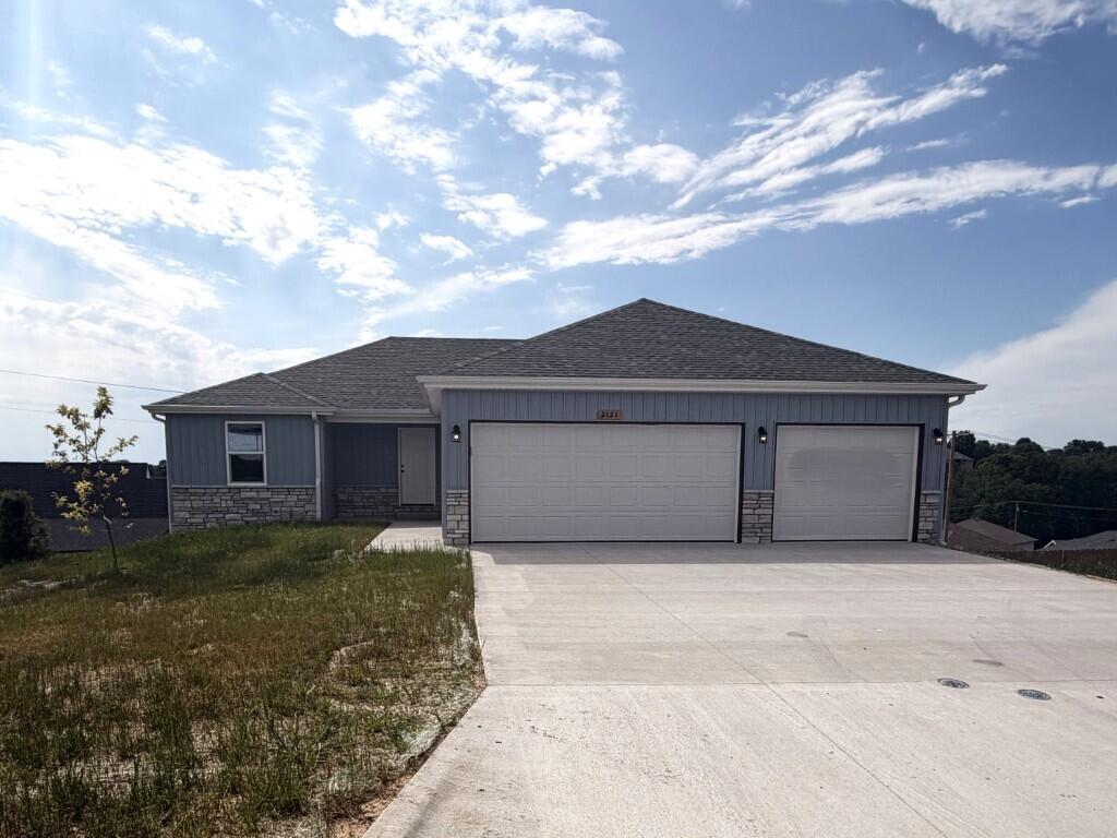 2121 N 25th Street, Ozark MO 65721