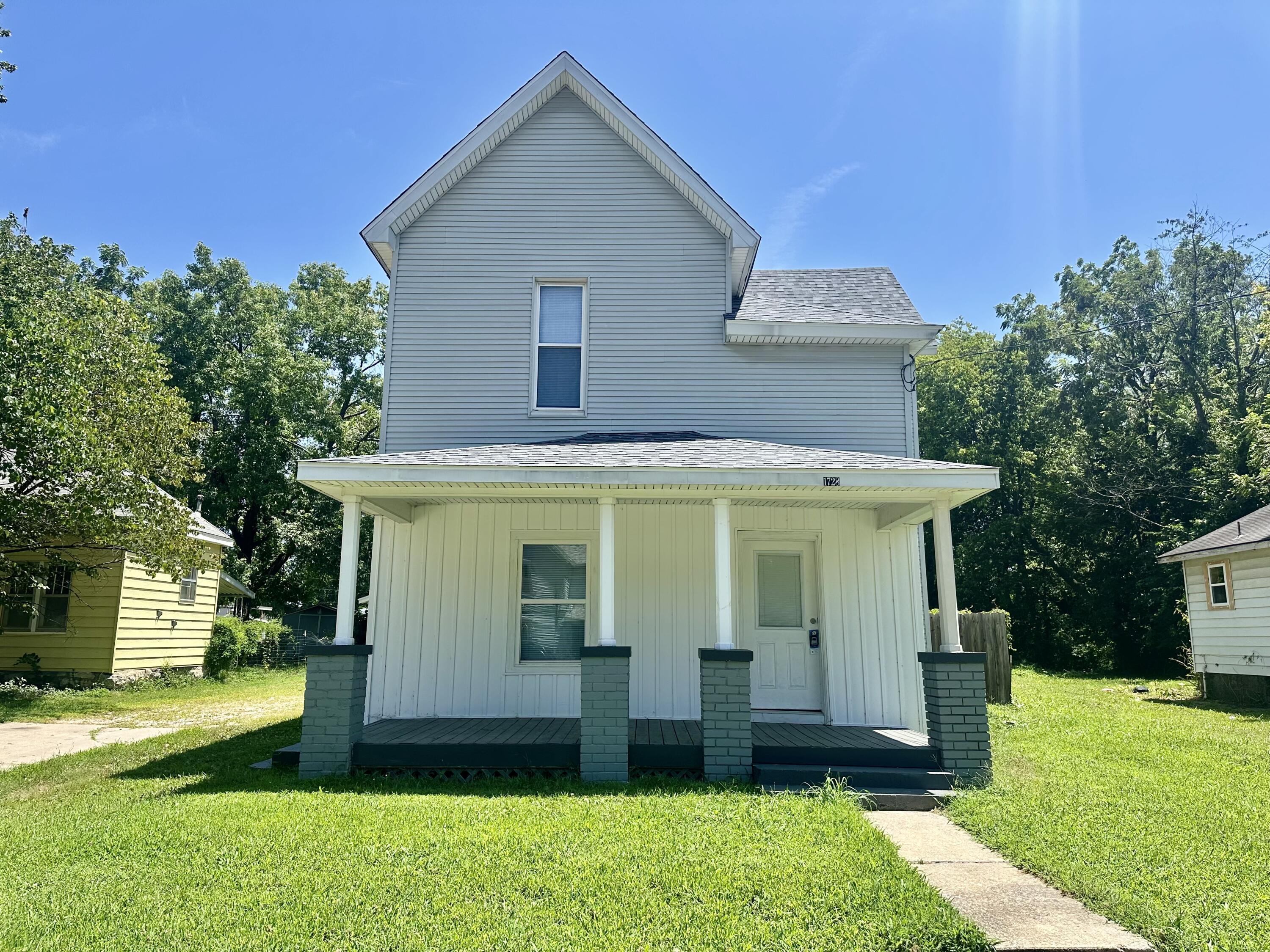 1728 N Sherman Avenue, Springfield MO 65803