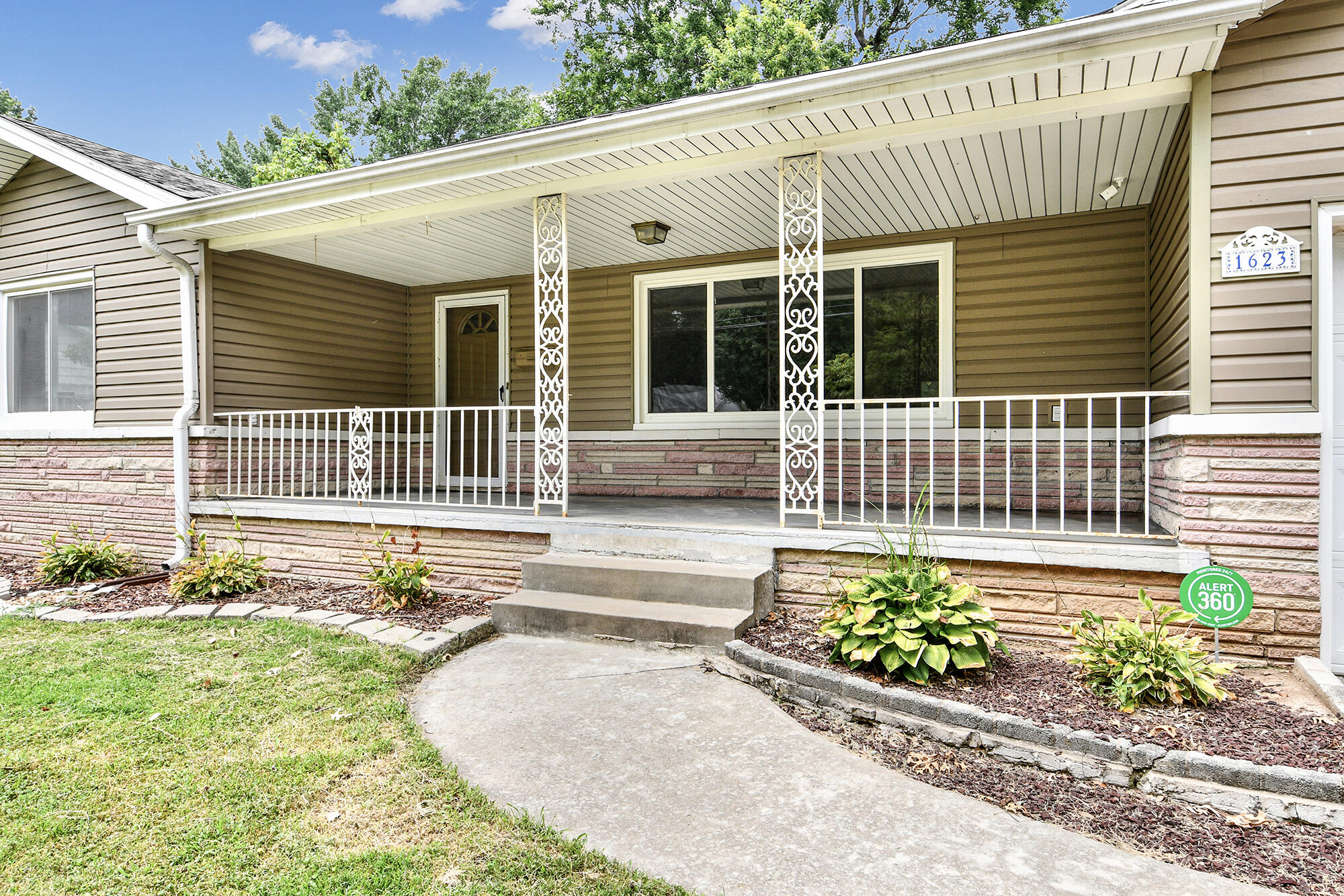 1623 S Link Avenue, Springfield MO 65804