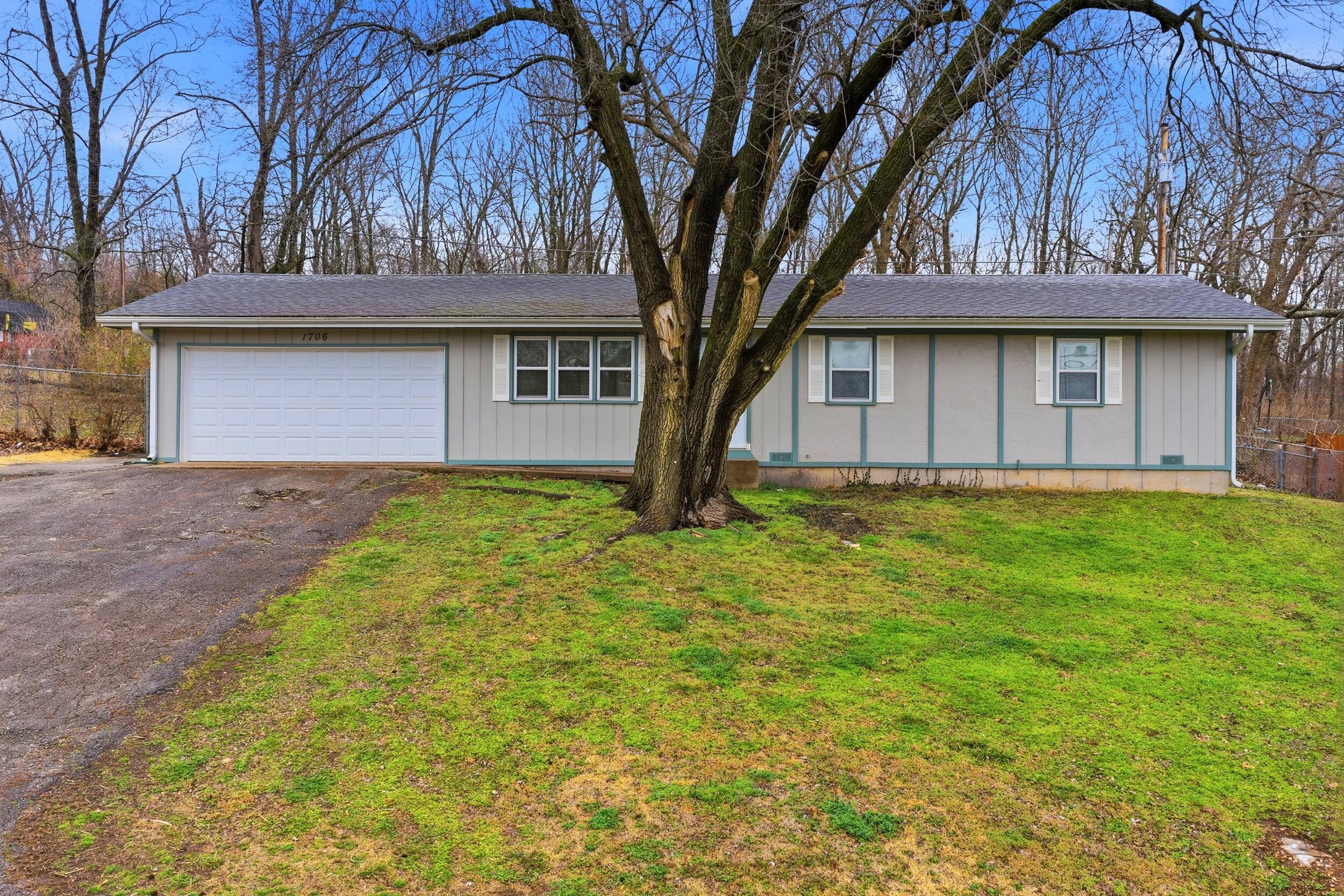 1706 N 16th Street, Ozark MO 65721