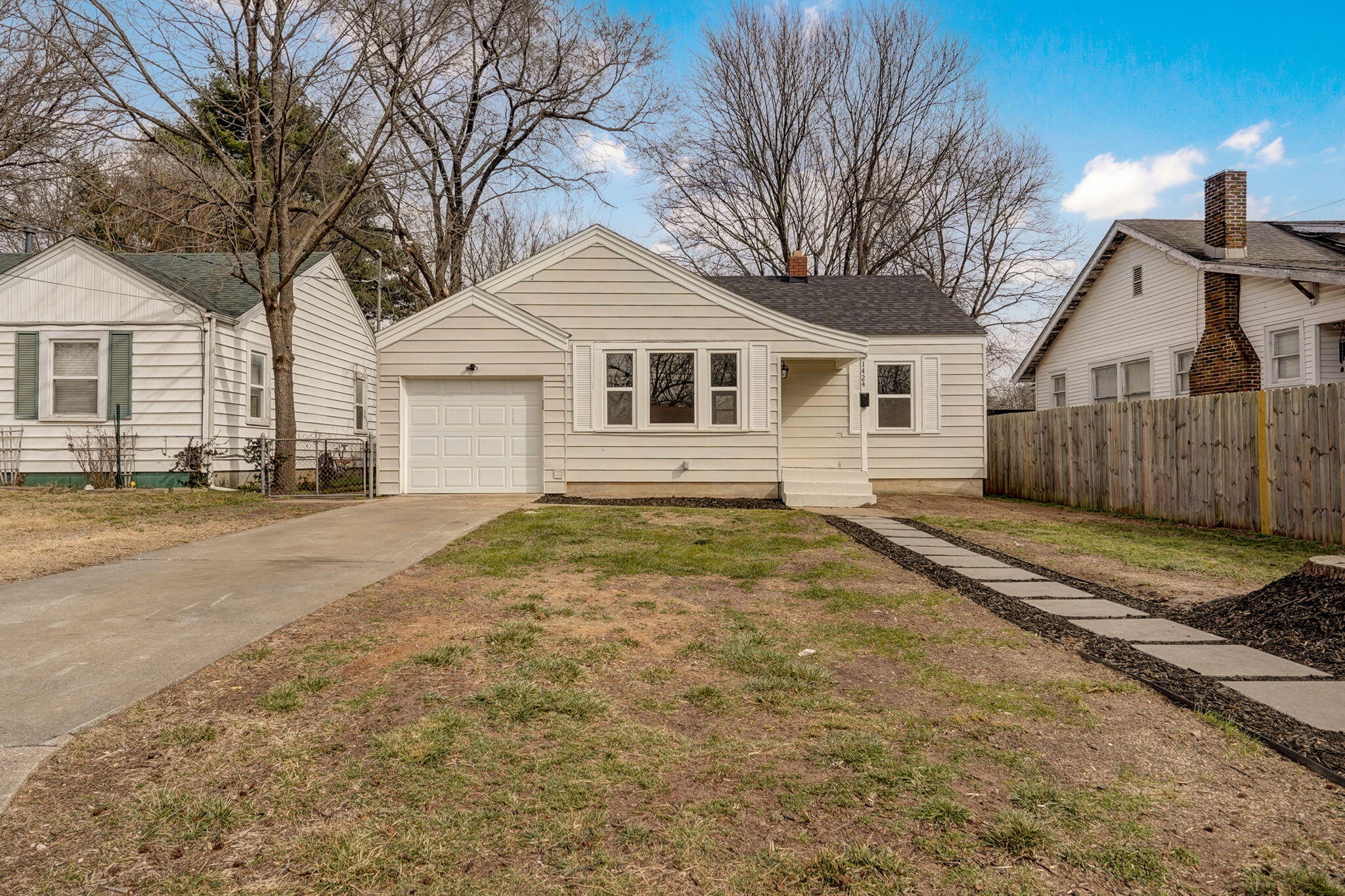 1424 S Rogers Avenue, Springfield MO 65804
