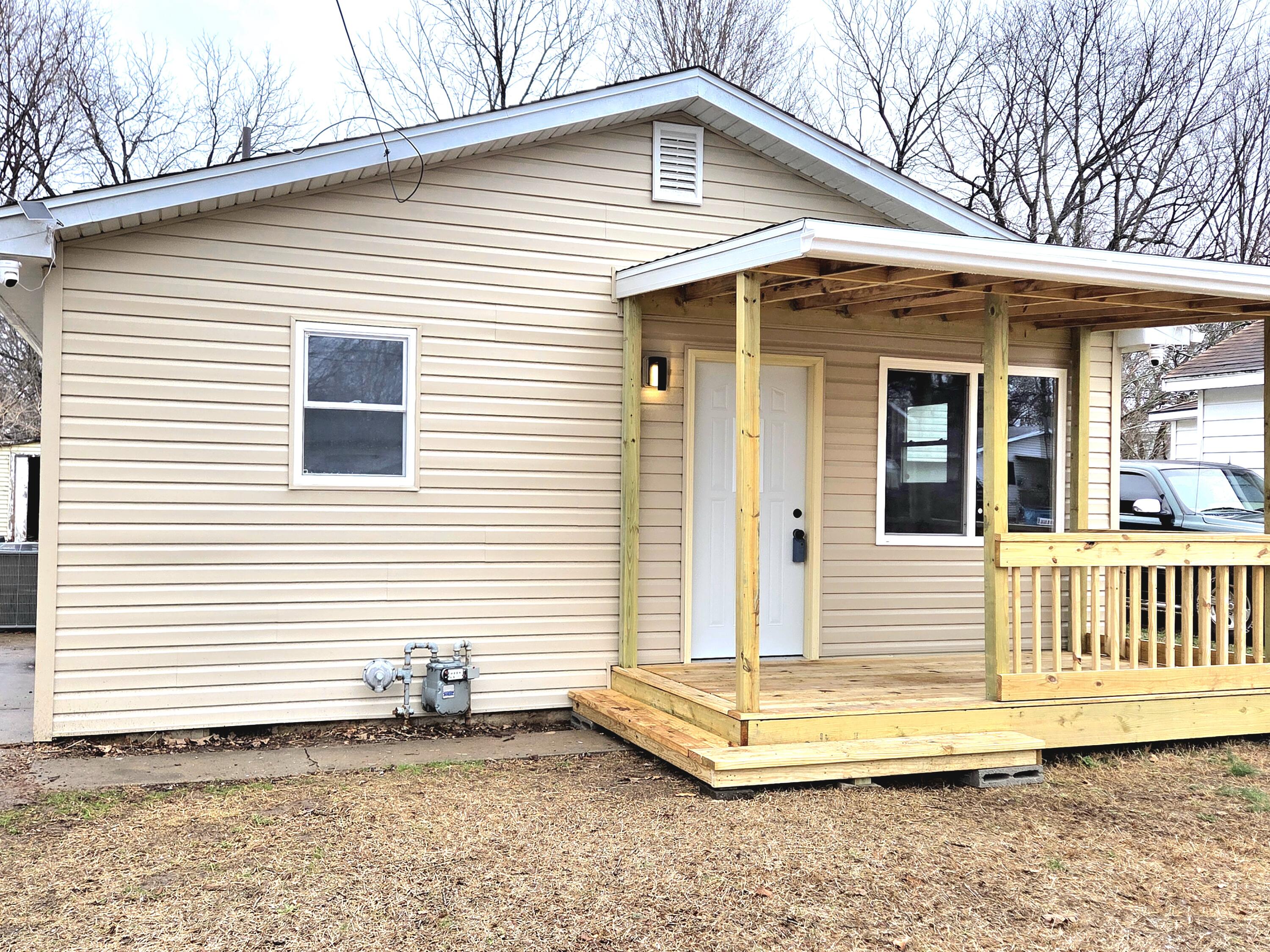 2024 N Columbia Avenue, Springfield MO 65803