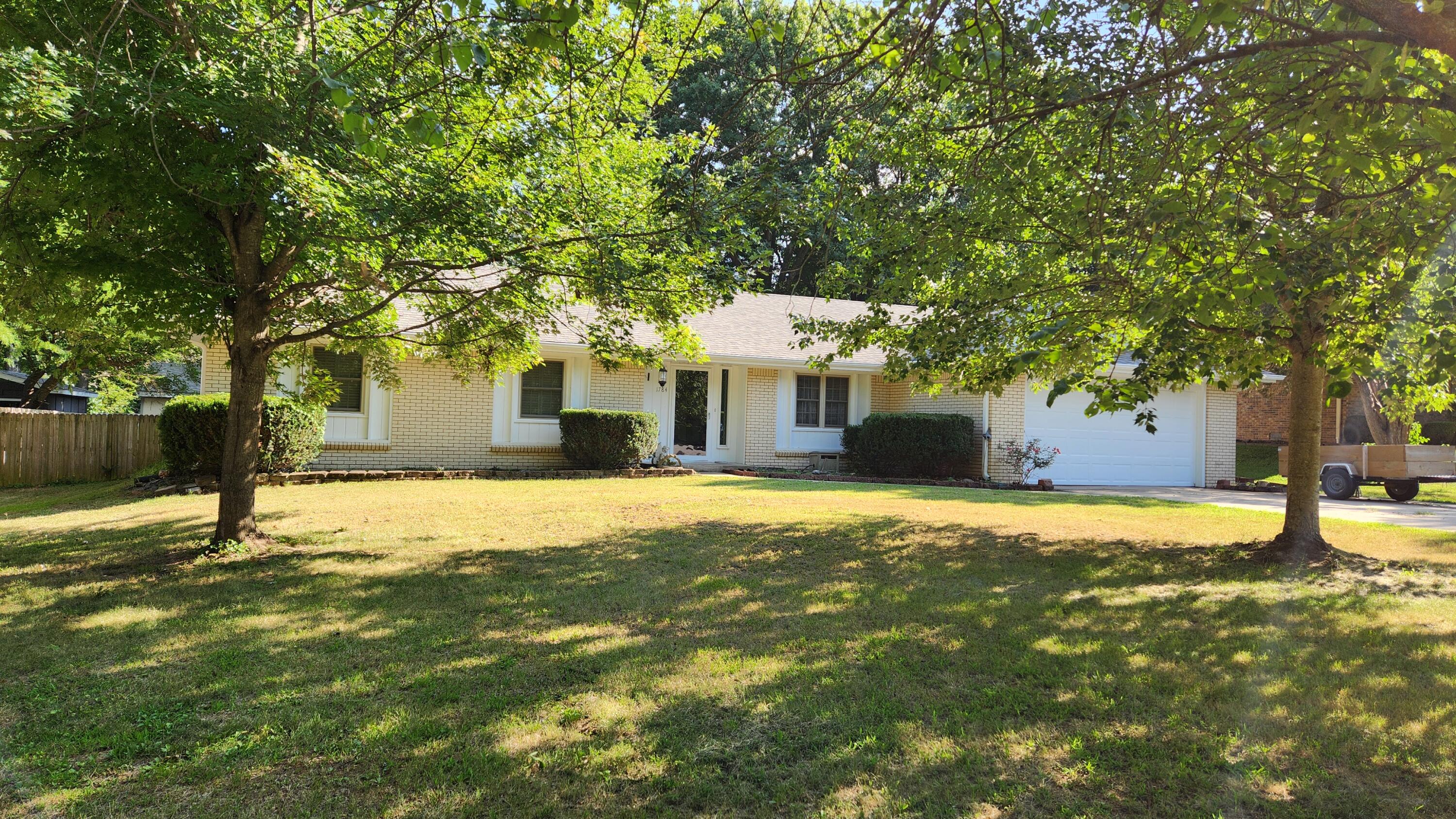 1784 E Lakewood Street, Springfield MO 65804