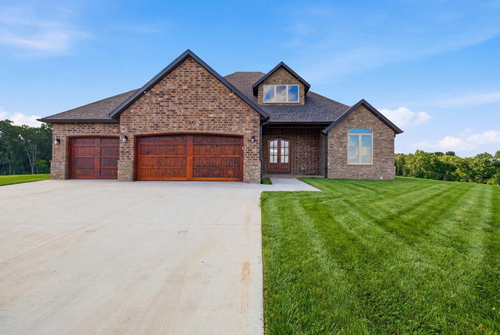 704 W Savanna Court, Nixa MO 65714