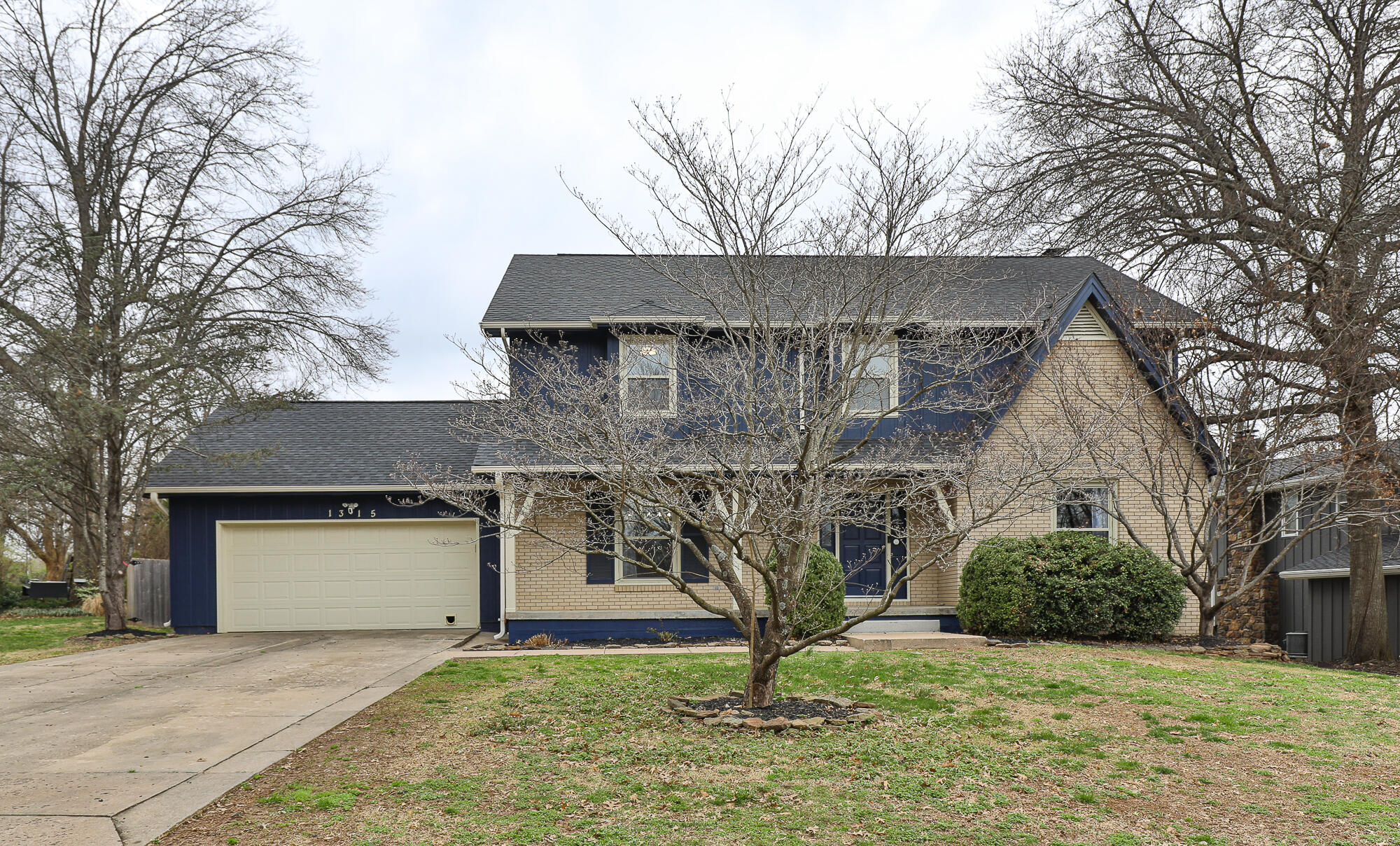 1315 S Oak Run Place, Springfield MO 65809