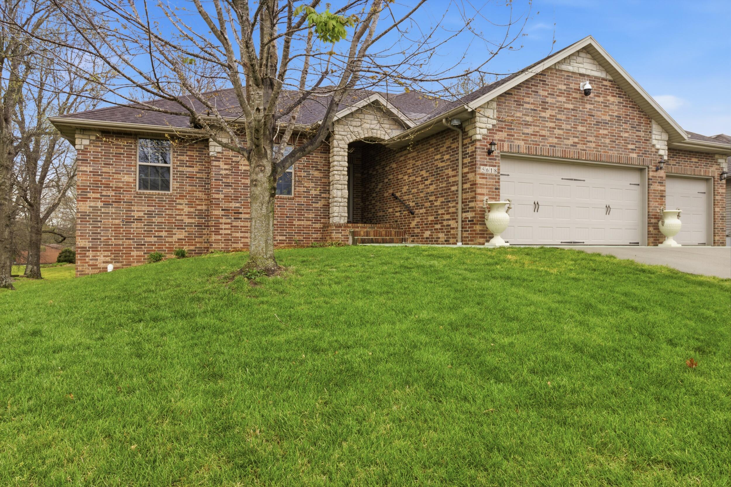 5618 E Pearson Parkway, Strafford MO 65757