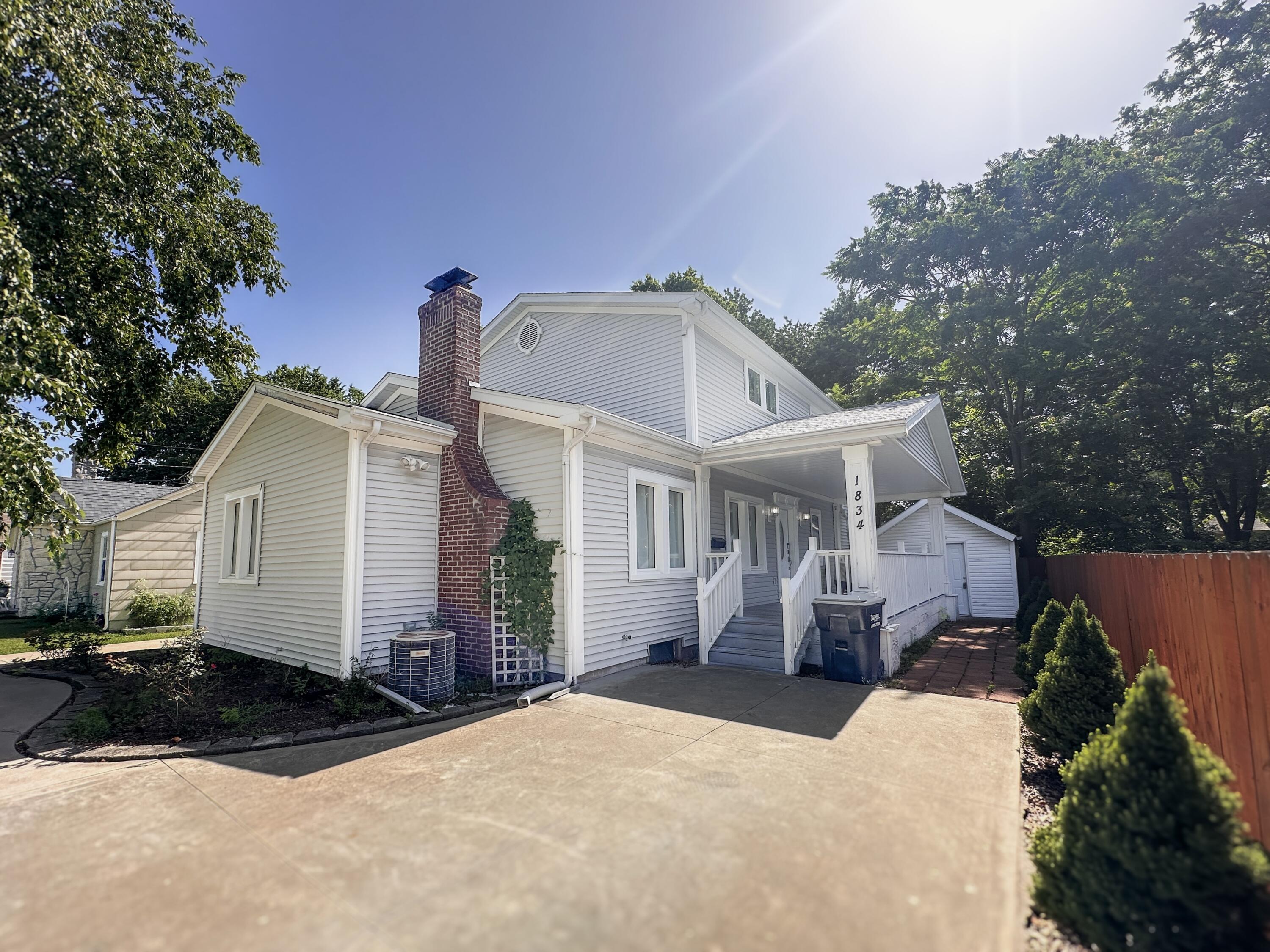 1834 S Jefferson Avenue, Springfield MO 65807