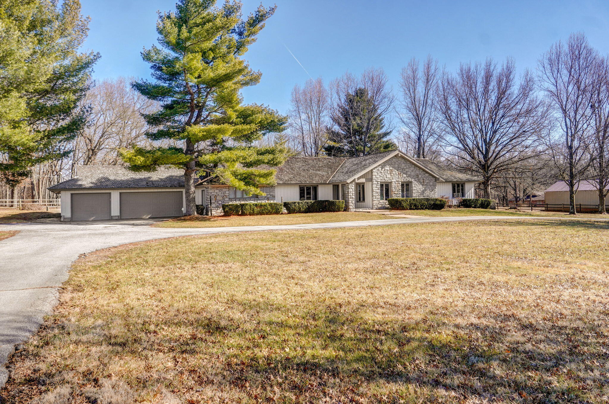 1950 S Farm Road 199, Springfield MO 65809