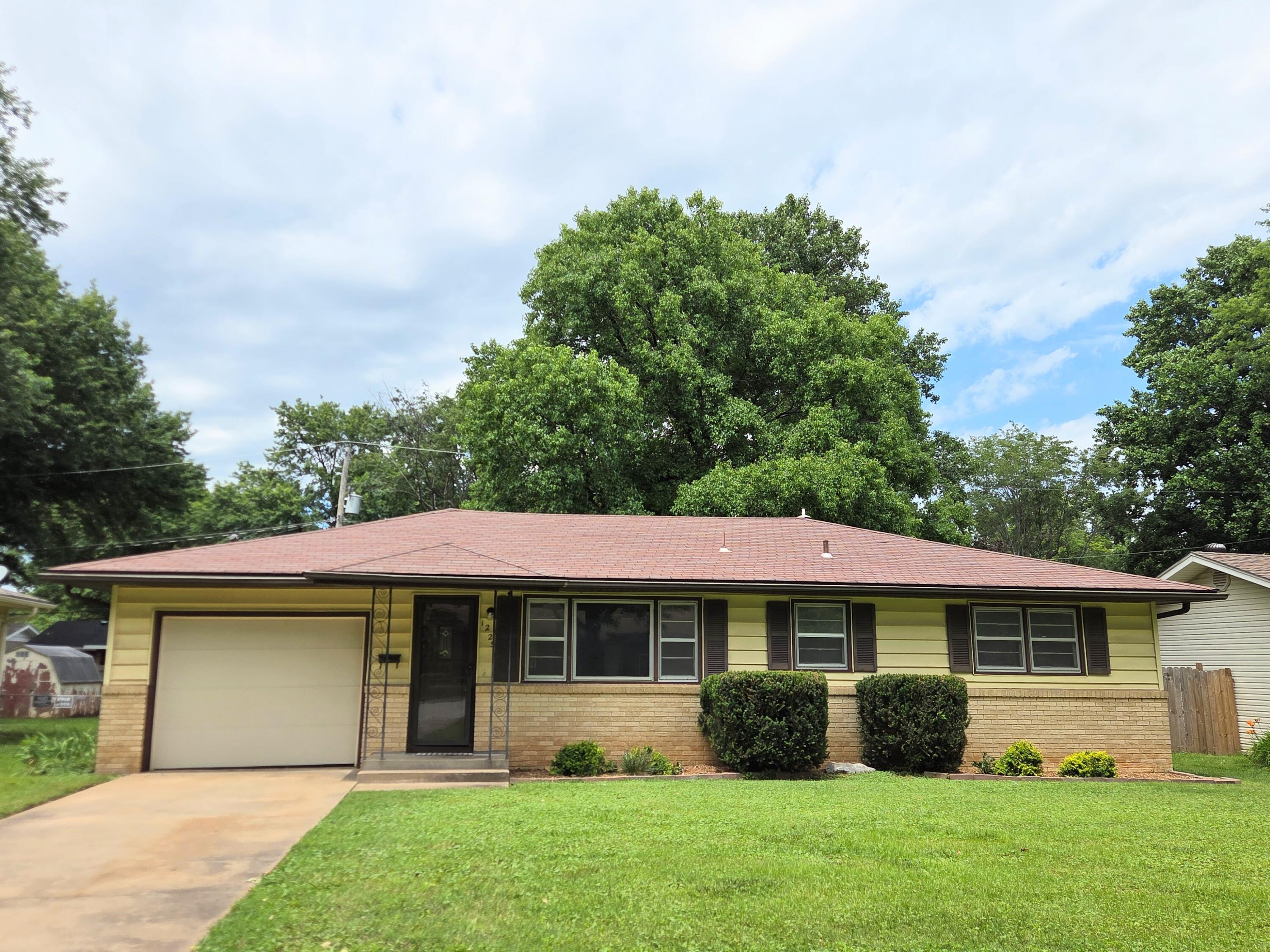 1225 E Rosebrier Street, Springfield MO 65804