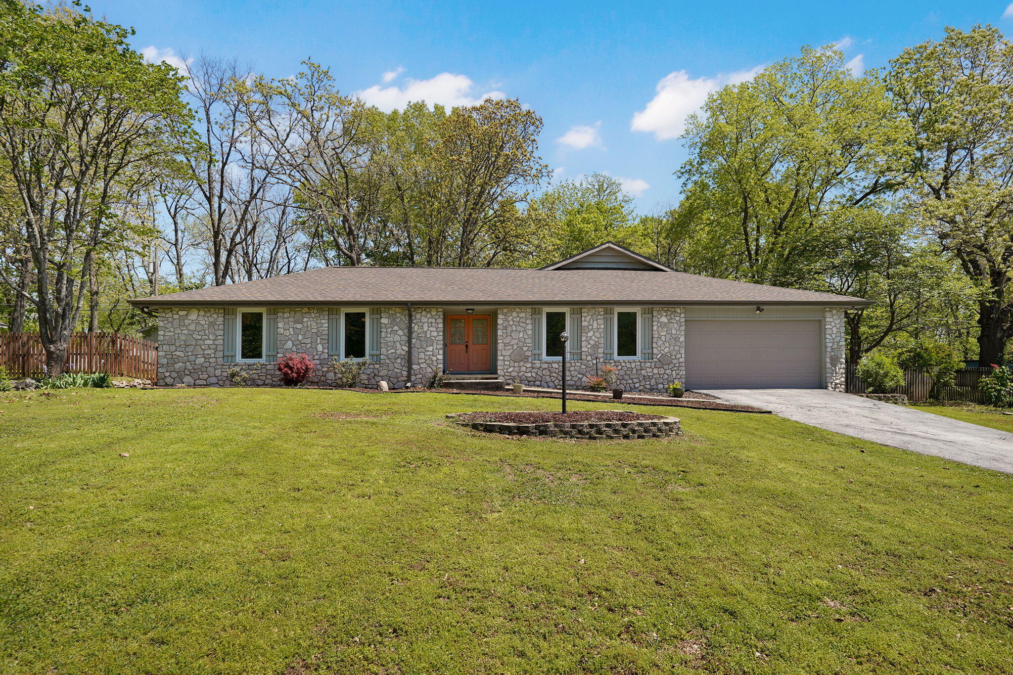 1250 S Farm Road 205, Springfield MO 65809