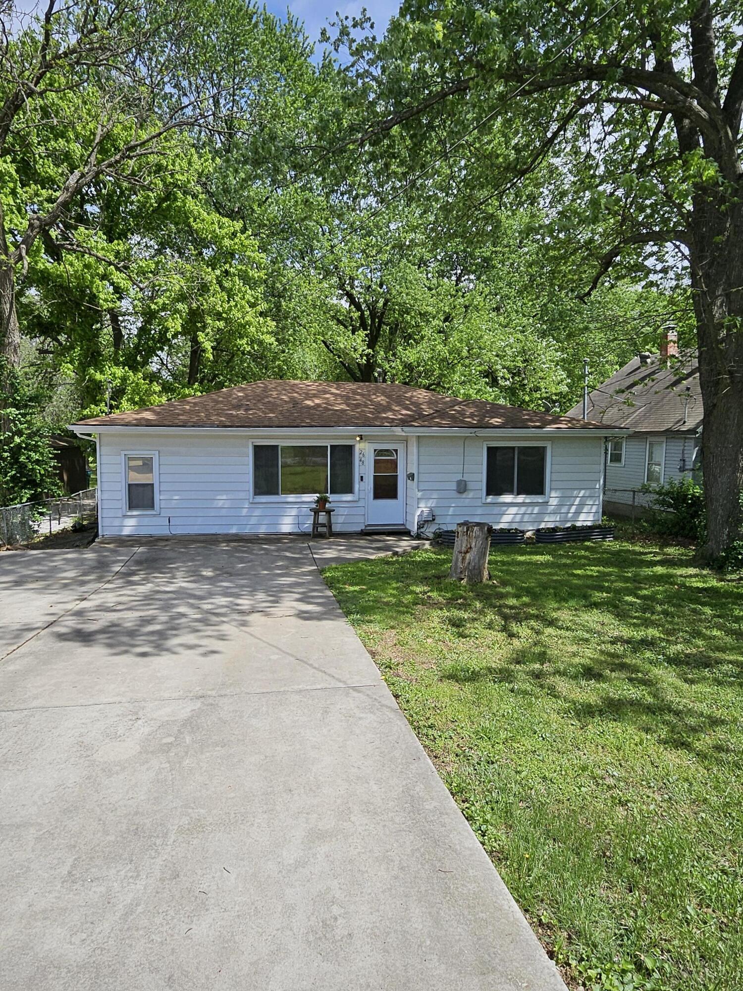 2648 N Howard Avenue, Springfield MO 65803