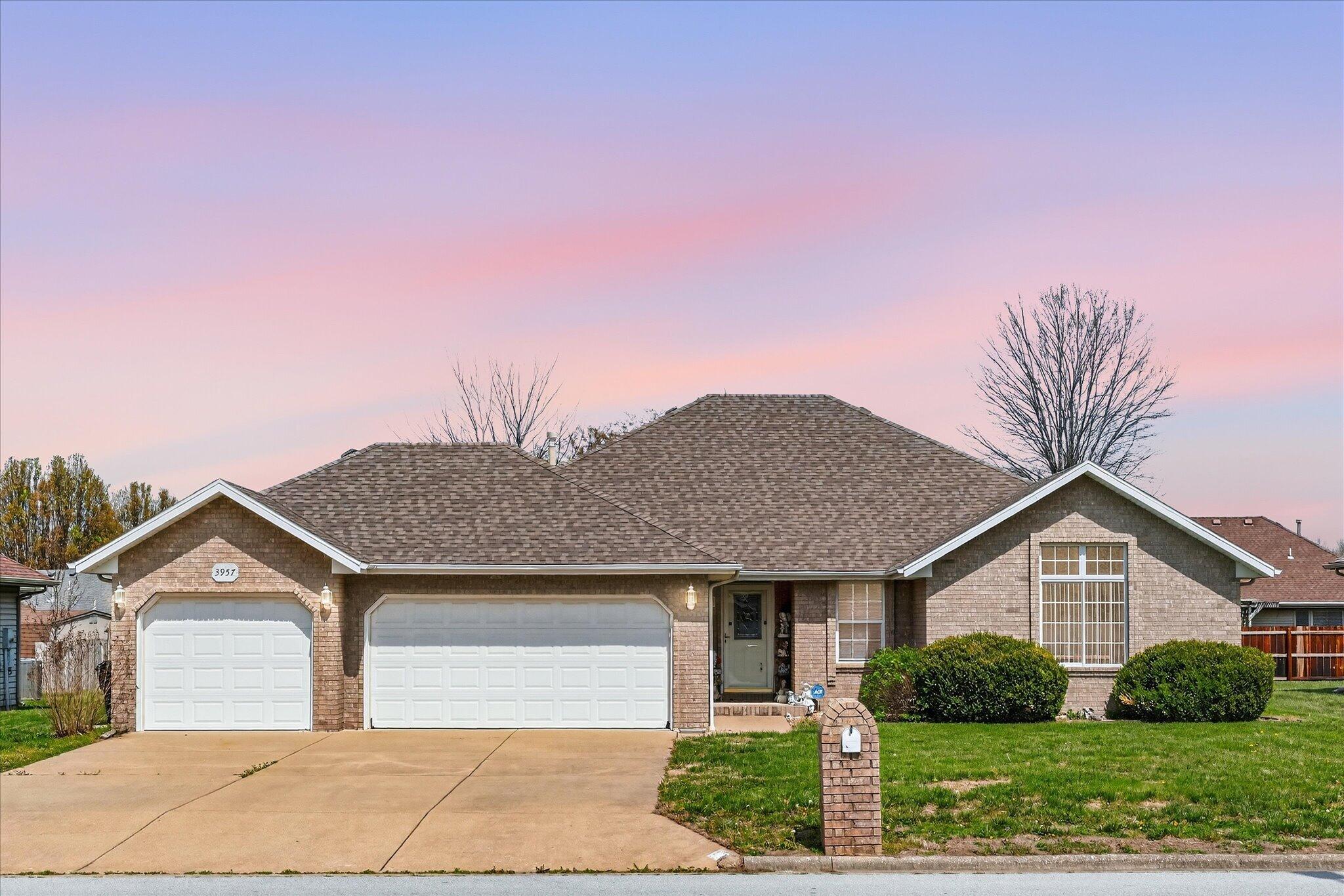 3957 W Greenwood Street, Springfield MO 65807