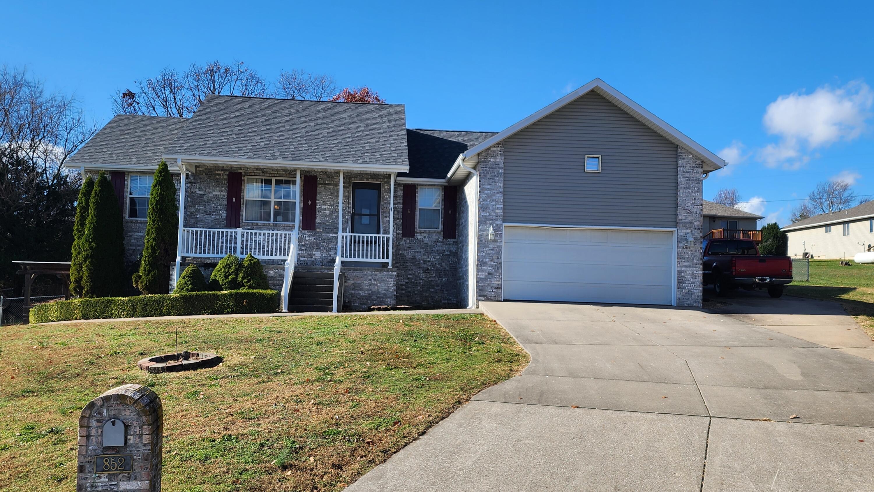 852 Tomahawk Court, Marshfield MO 65706