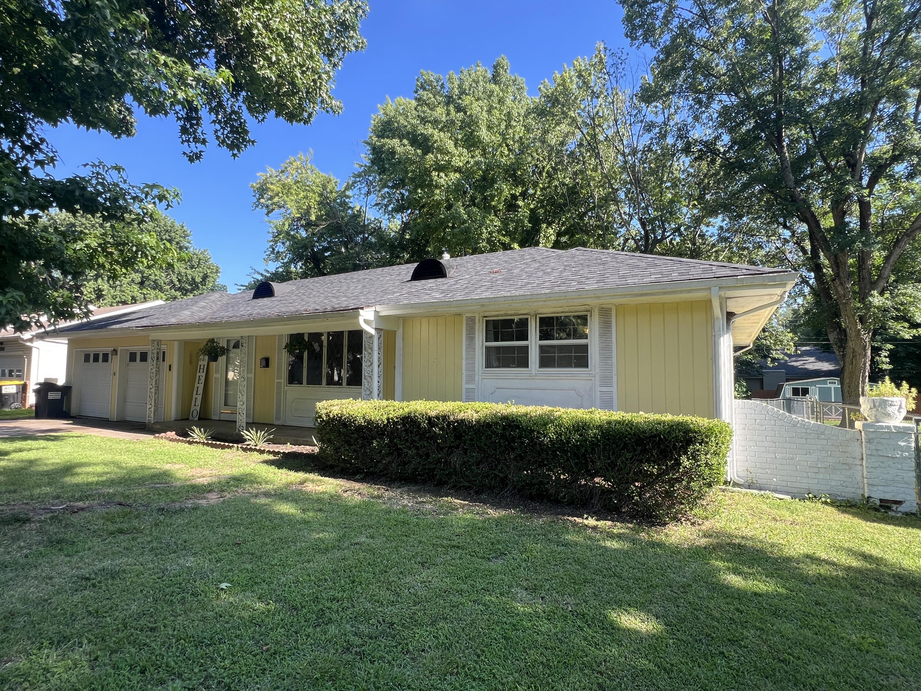 1262 E Downing Street, Springfield MO 65804