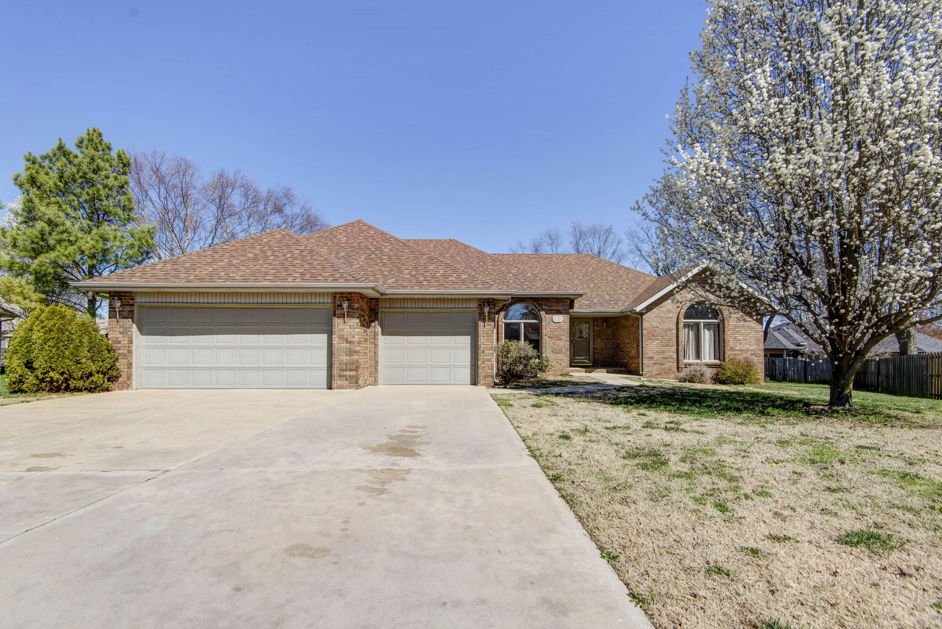 3721 W Birchwood Court, Springfield MO 65807