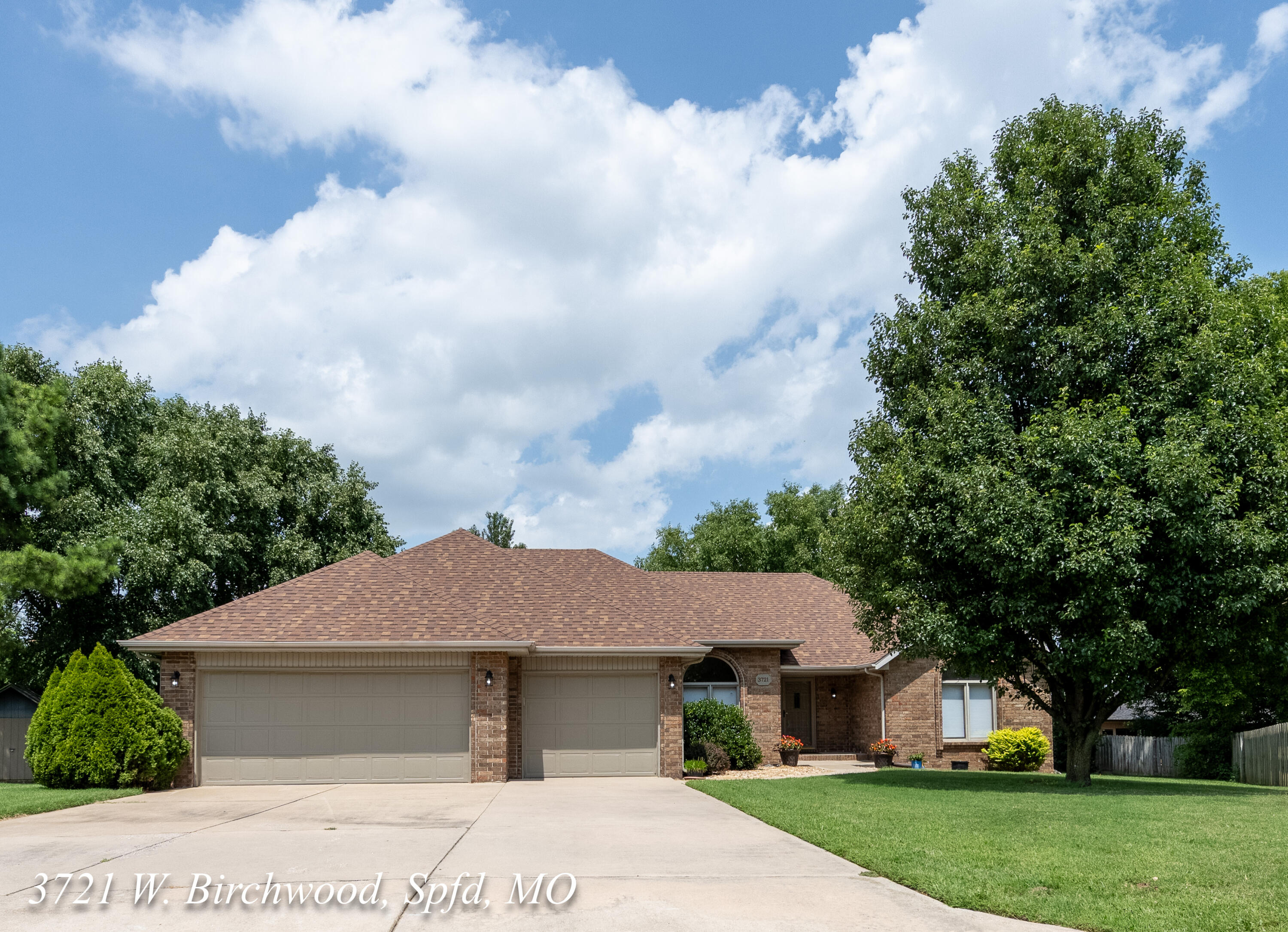 3721 W Birchwood Court, Springfield MO 65807
