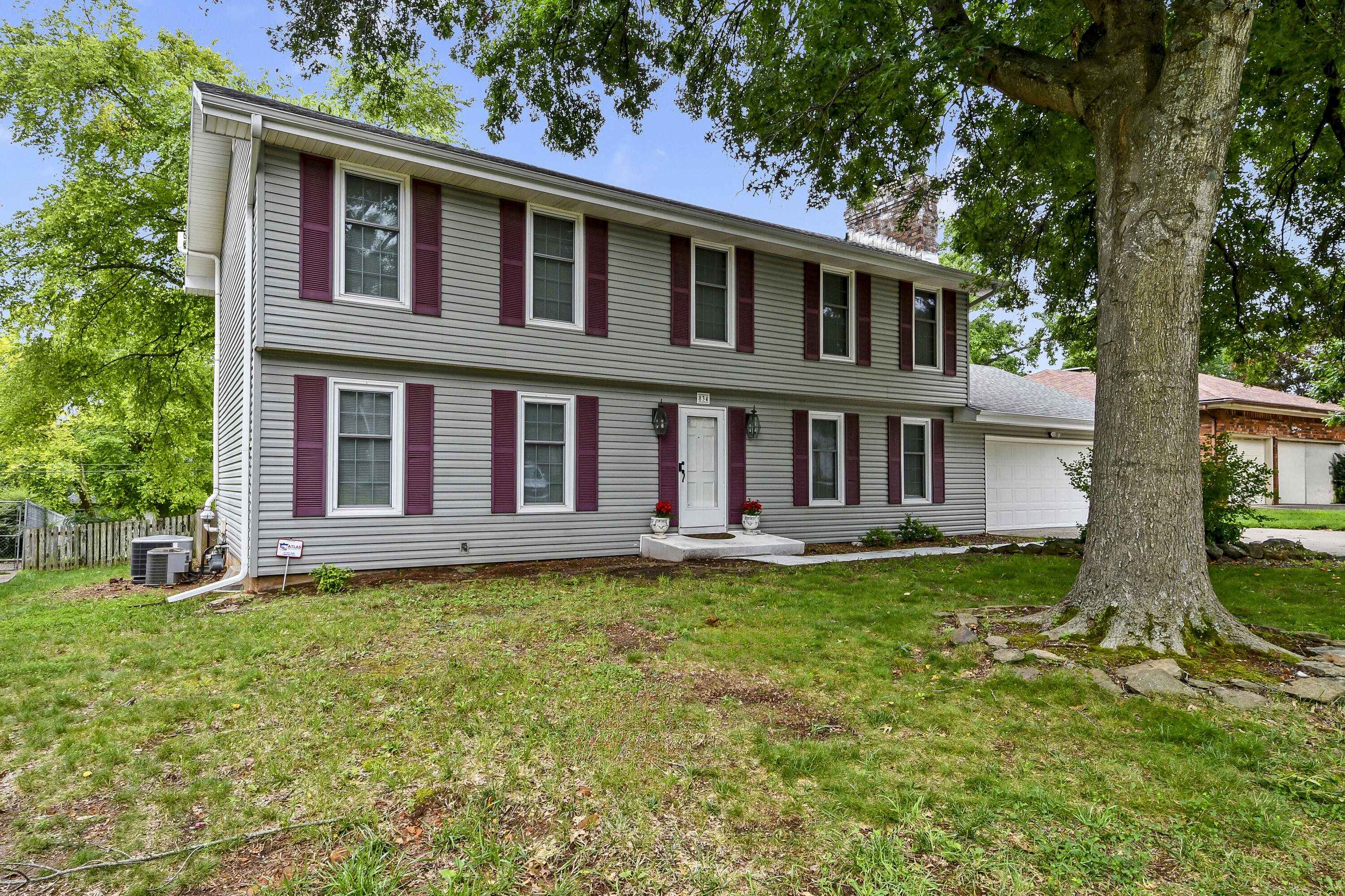 834 E Manchester Drive, Springfield MO 65810