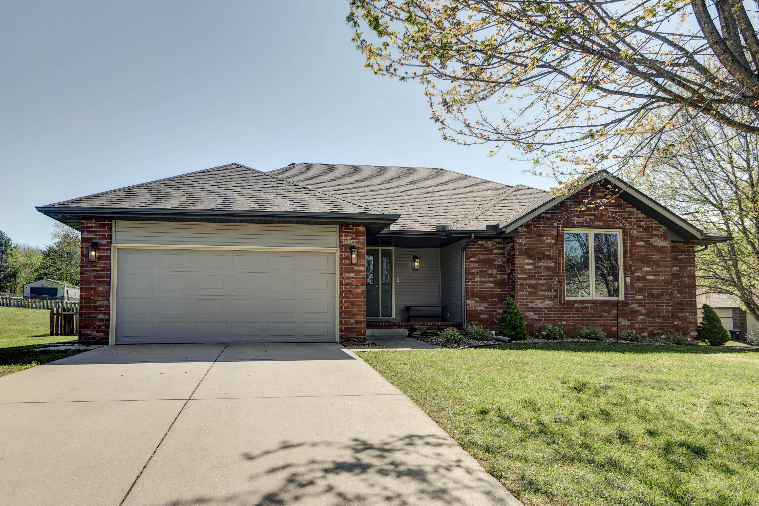 514 S Farm Road 193, Springfield MO 65809