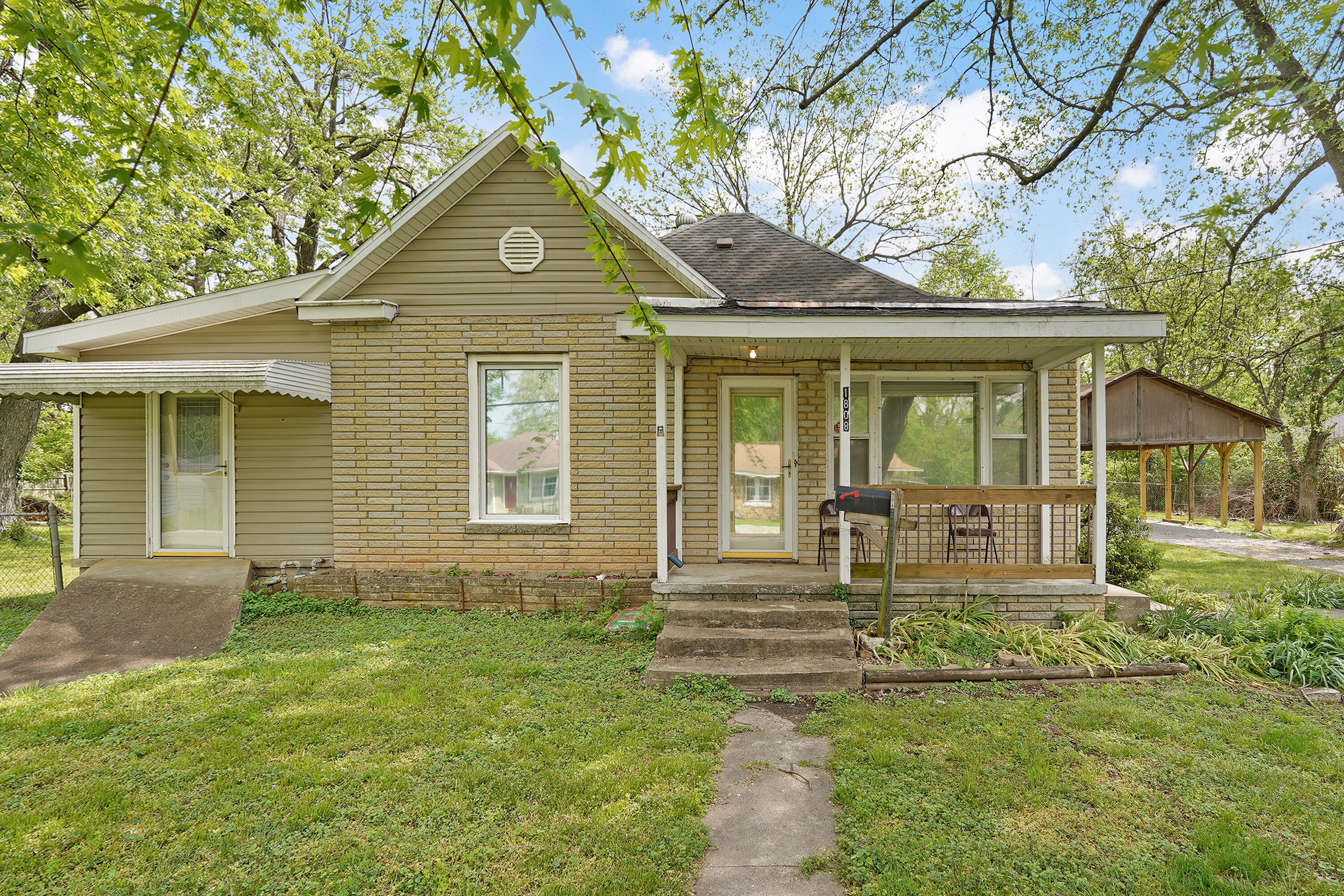 1808 N Drury Avenue, Springfield MO 65802