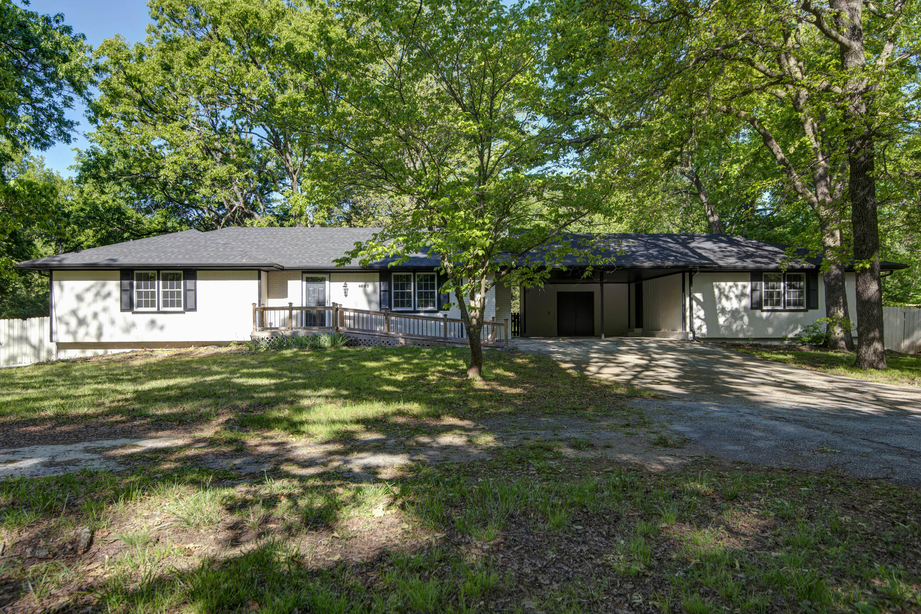 4607 S Chrisman Avenue, Springfield MO 65804