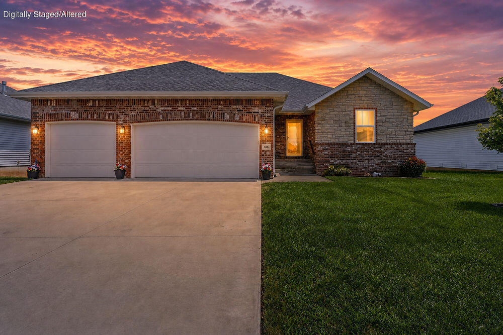 816 S Ridgemont Drive, Nixa MO 65714
