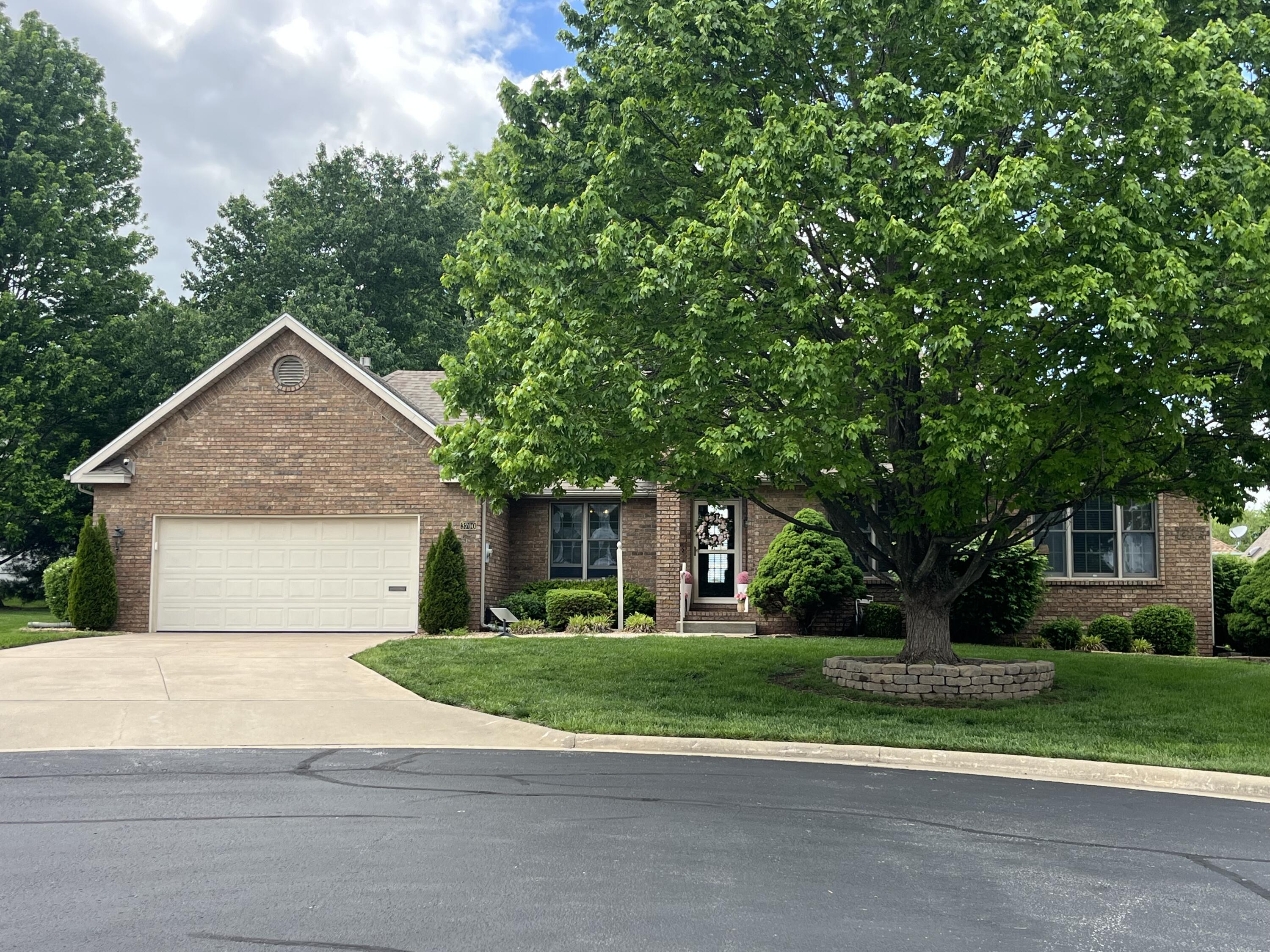 3700 E Dartmoor Court, Springfield MO 65802