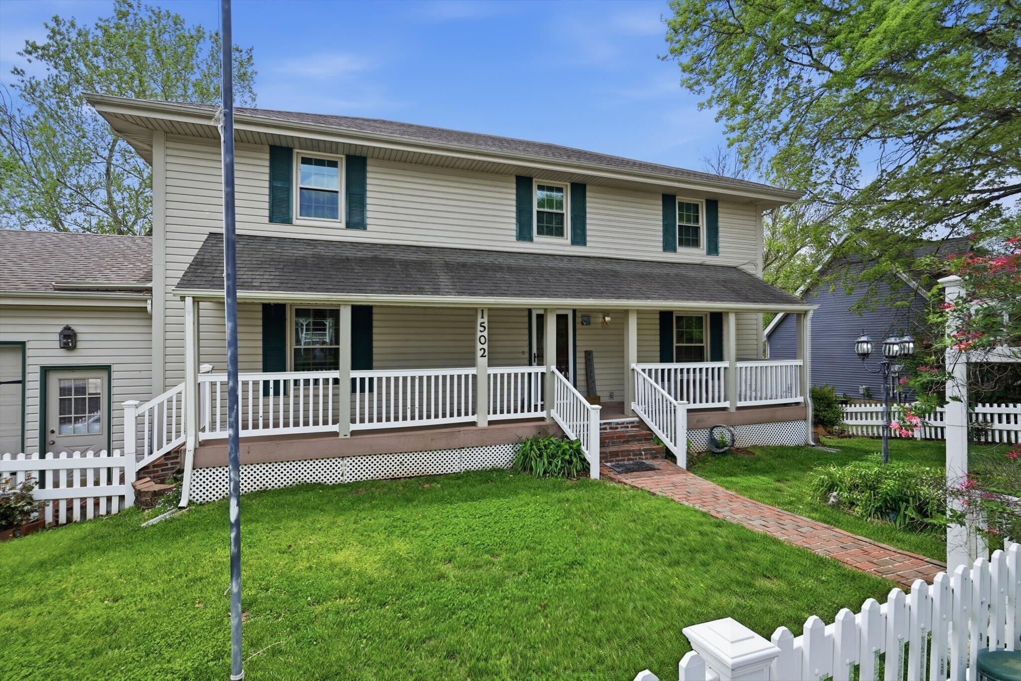 1502 E Sycamore Street, Ozark MO 65721