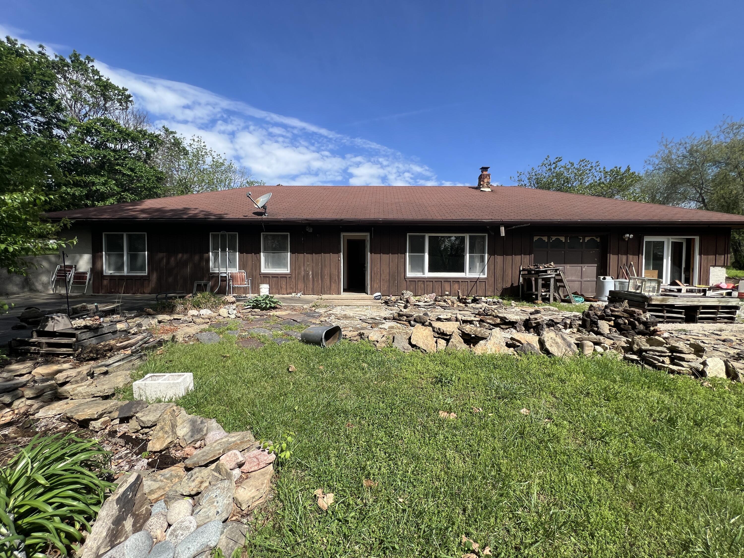 9720 E State Highway Dd, Strafford MO 65757