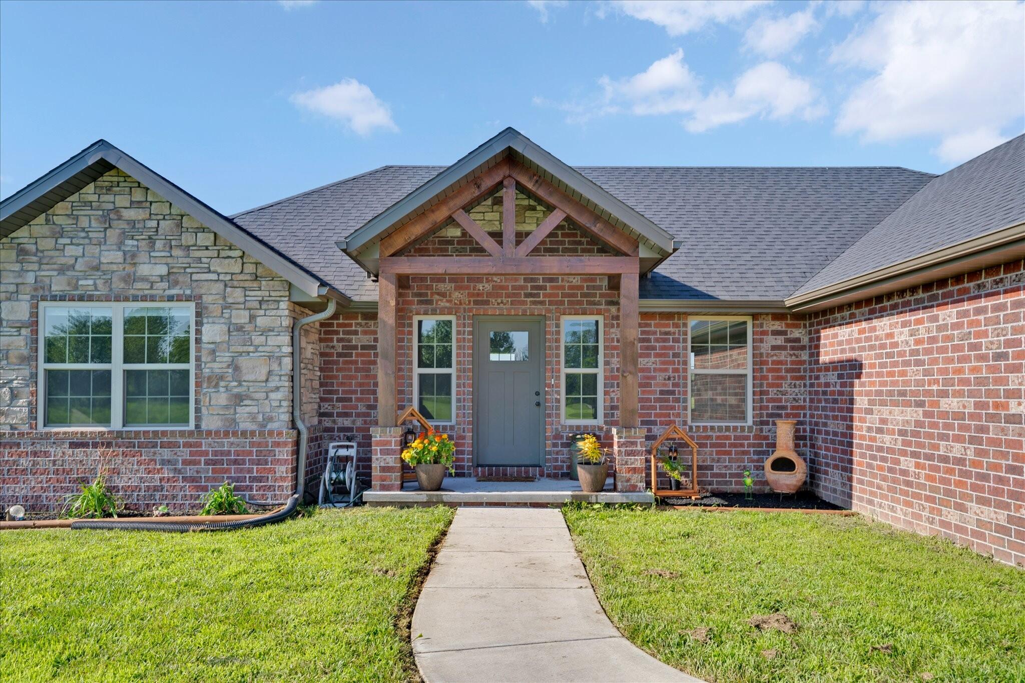 206 Maria Road, Clever MO 65631