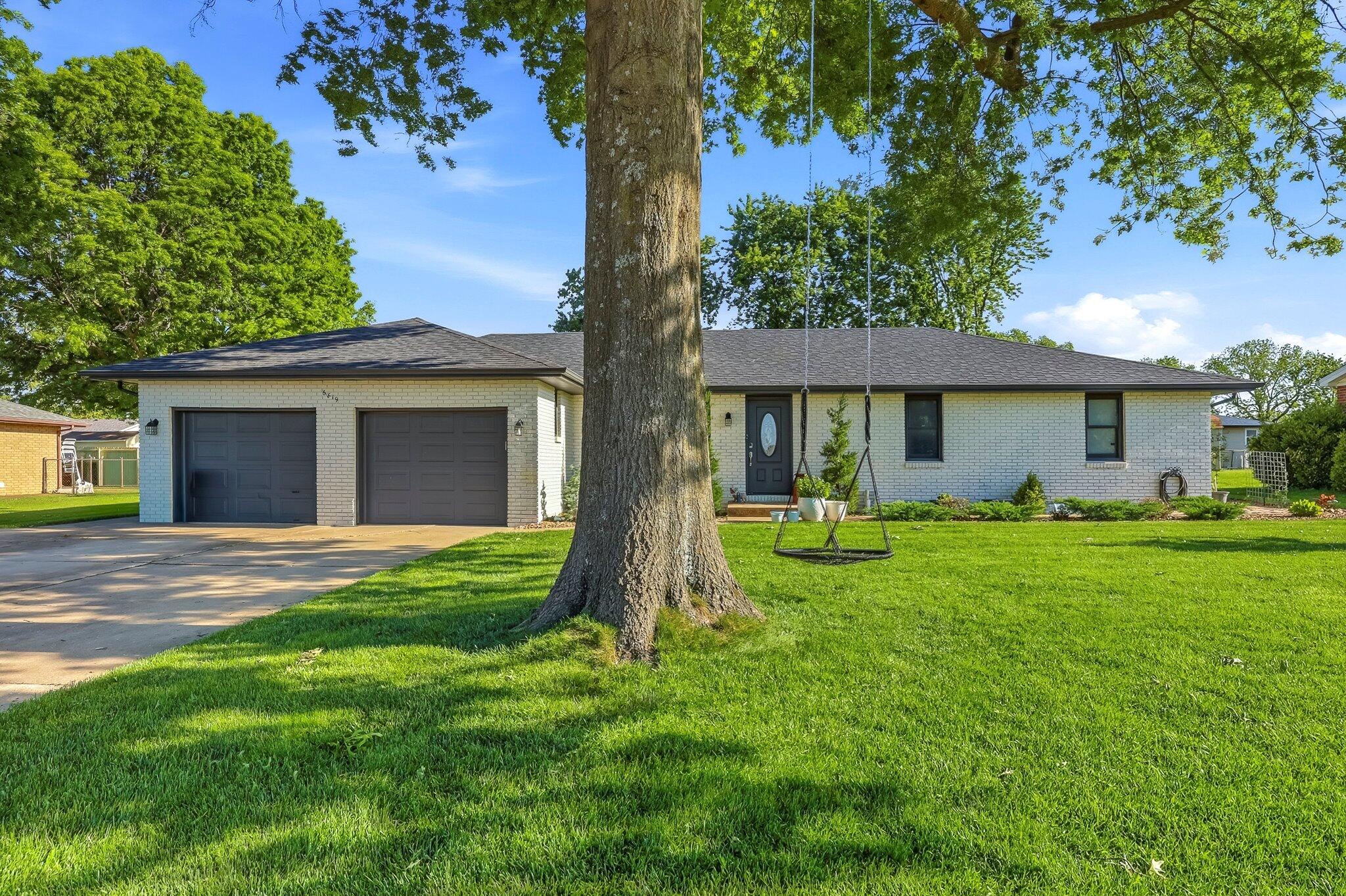 6819 W Dogwood Street, Springfield MO 65802
