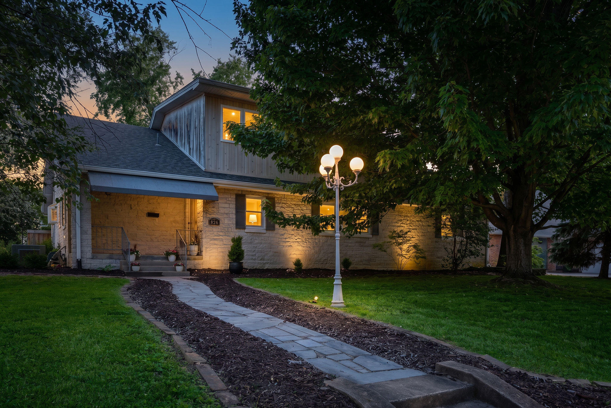 826 E Portland Street, Springfield MO 65807