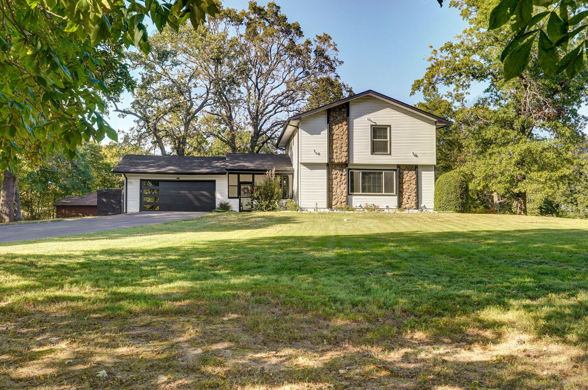 1511 E Groves Drive, Ozark MO 65721