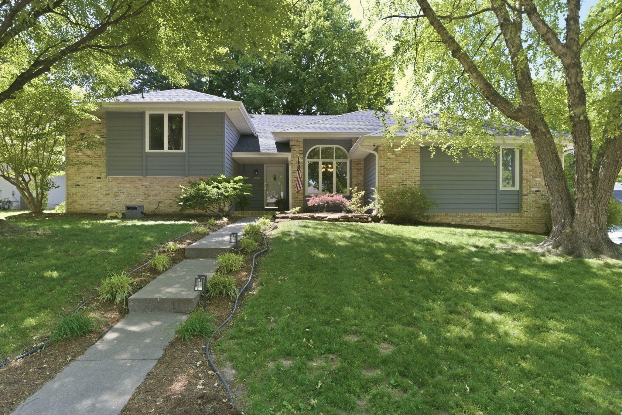 3407 S Valley View Avenue, Springfield MO 65804