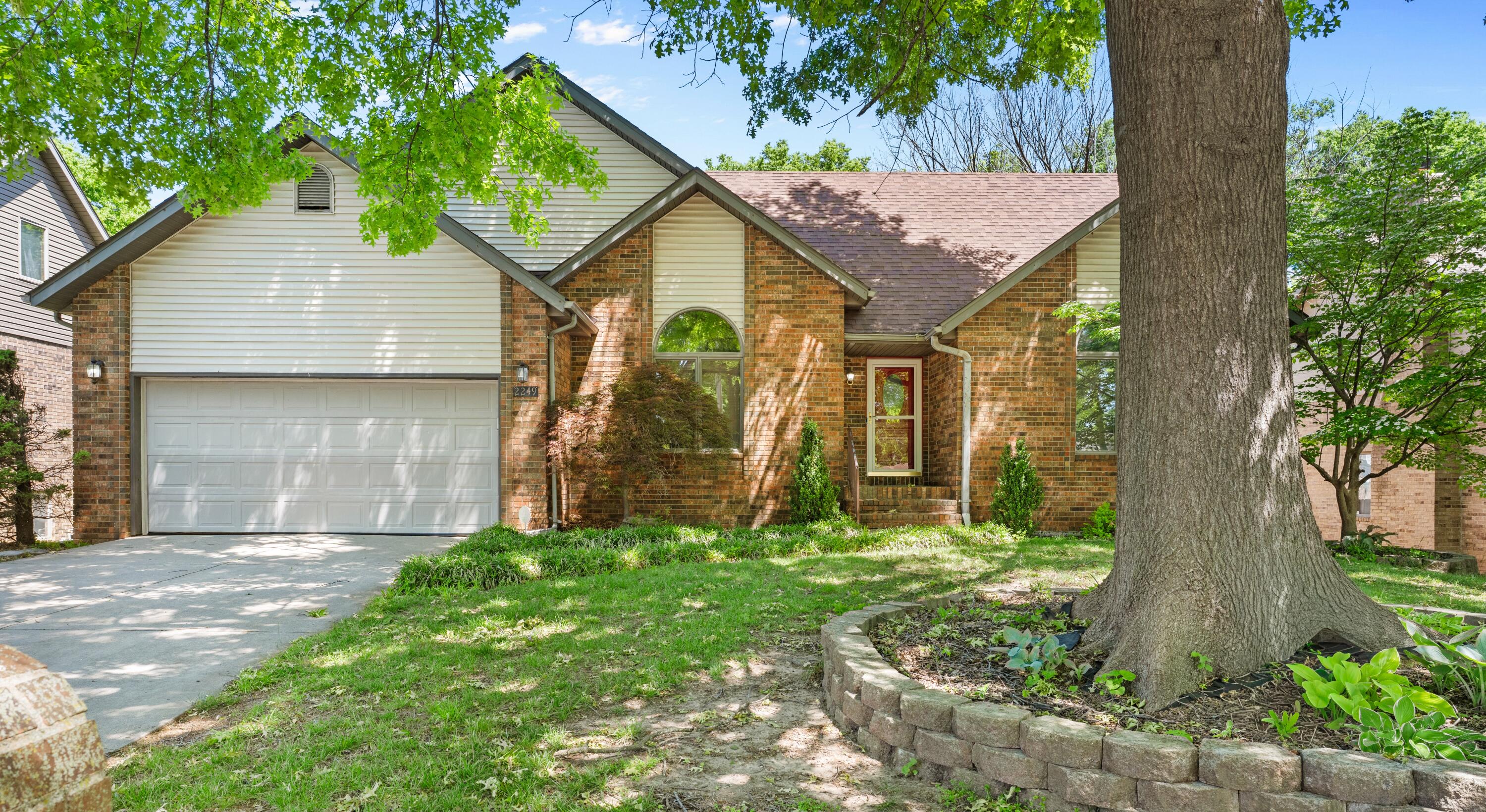 2249 E Cragmont Street, Springfield MO 65804