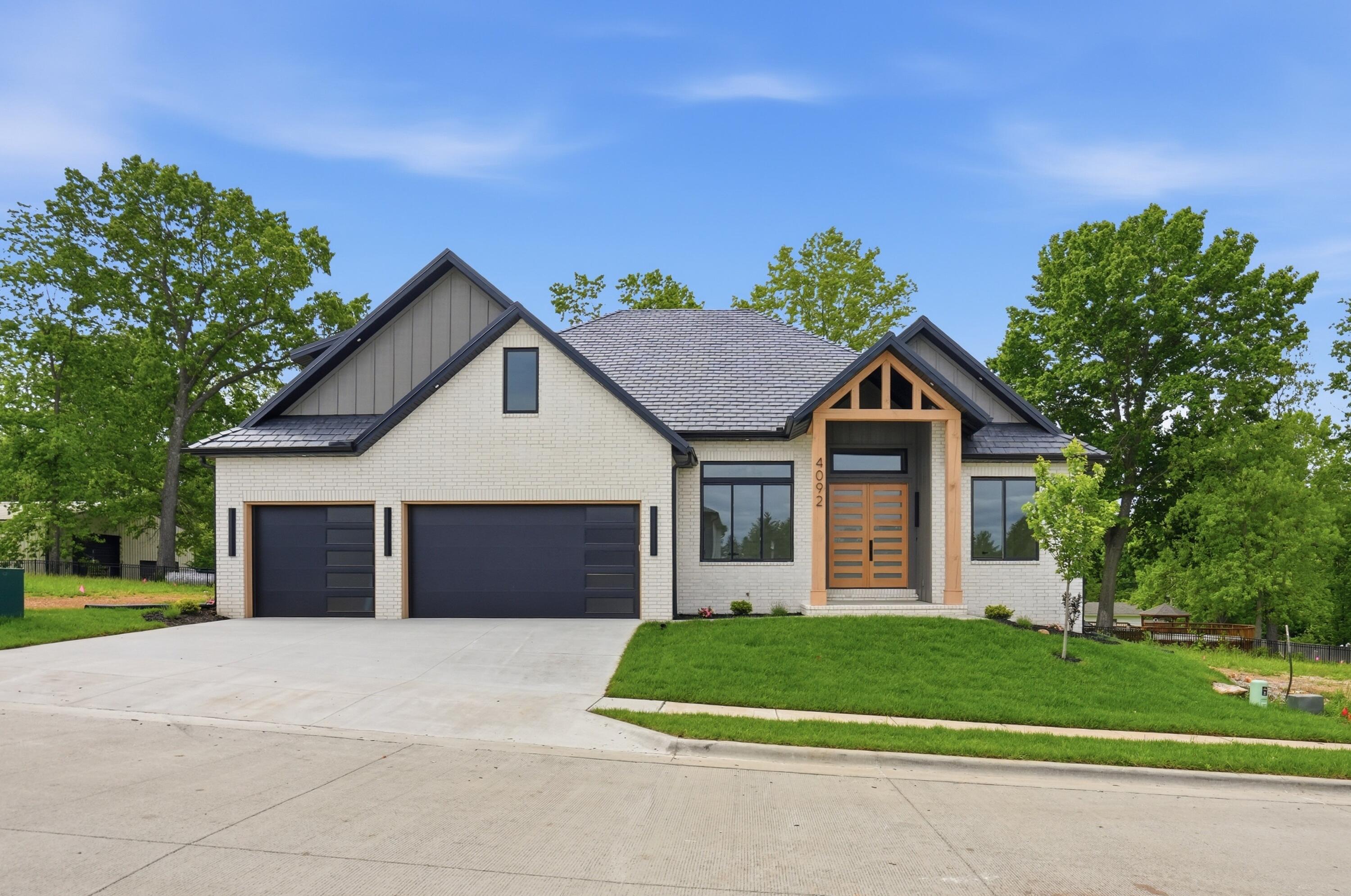 4092 E Vintage Point Drive, Rogersville MO 65742