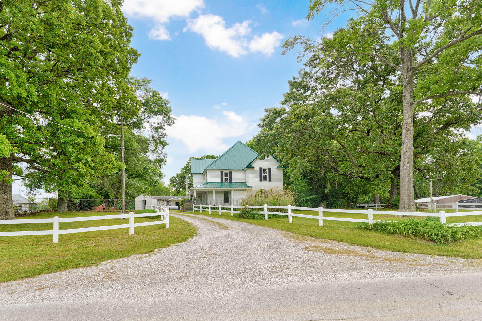 1642 W Inman Road, Nixa MO 65714