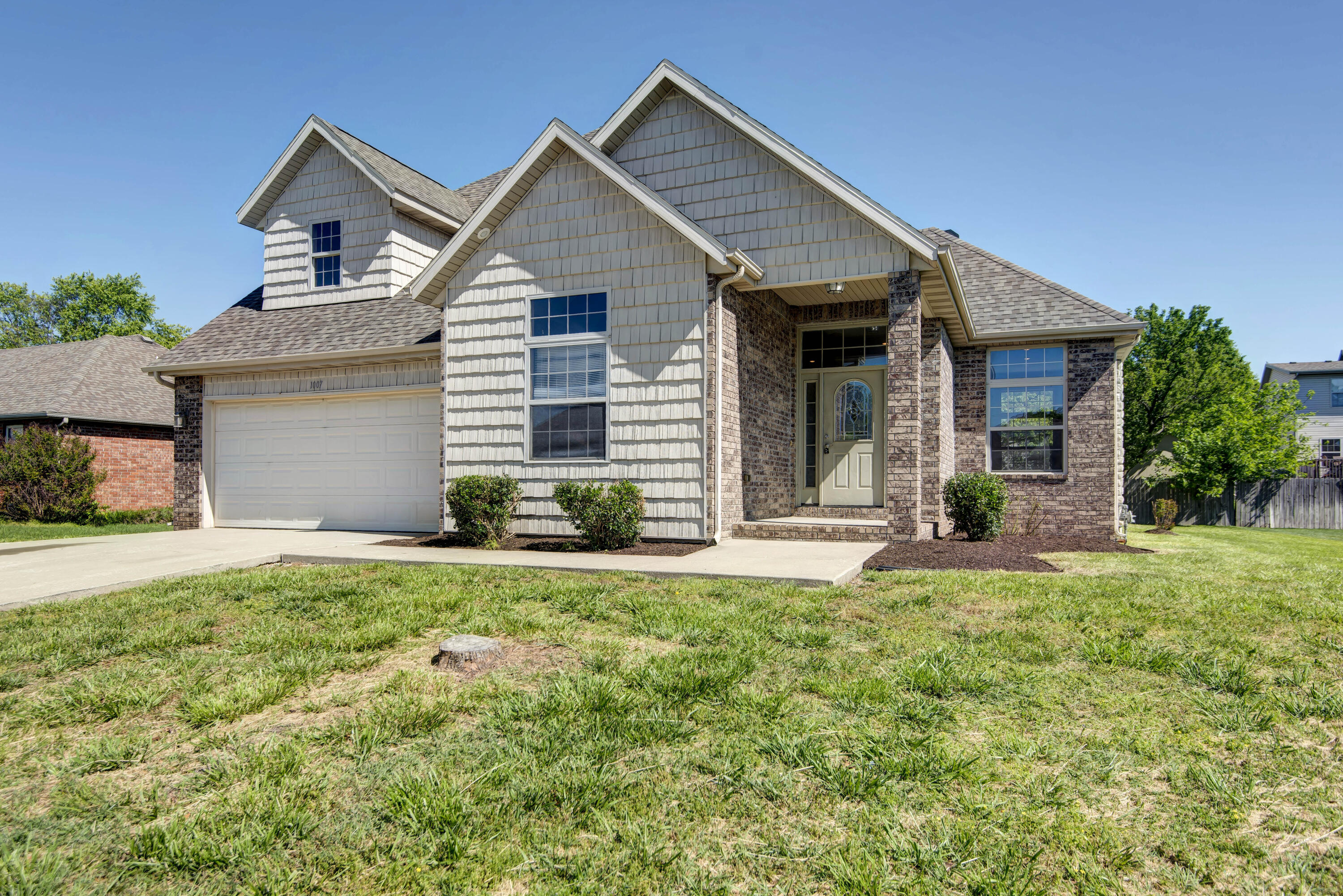1007 E Lloyd Street, Ozark MO 65721