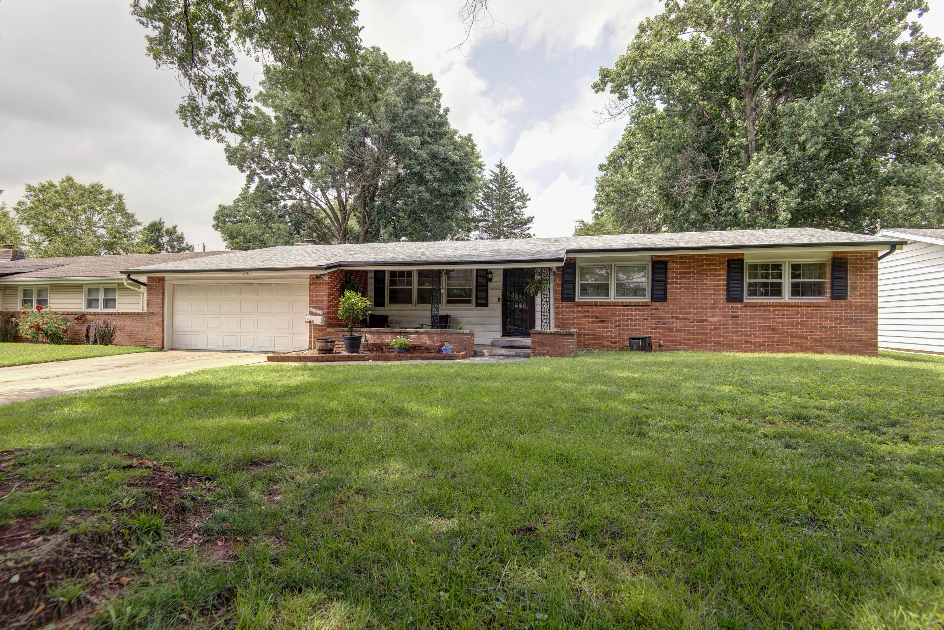 2003 E Rosebrier Street, Springfield MO 65804