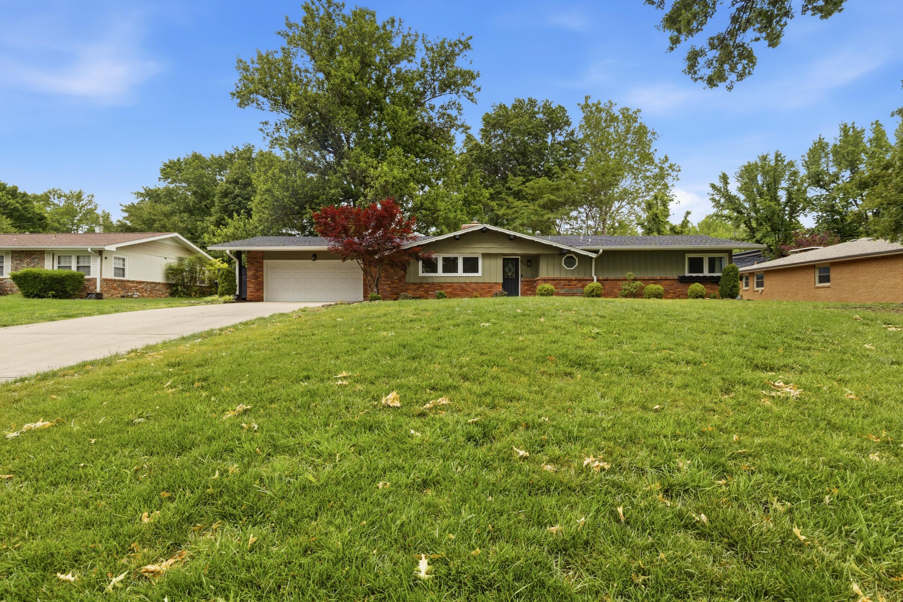 2723 E Glenwood Street, Springfield MO 65804