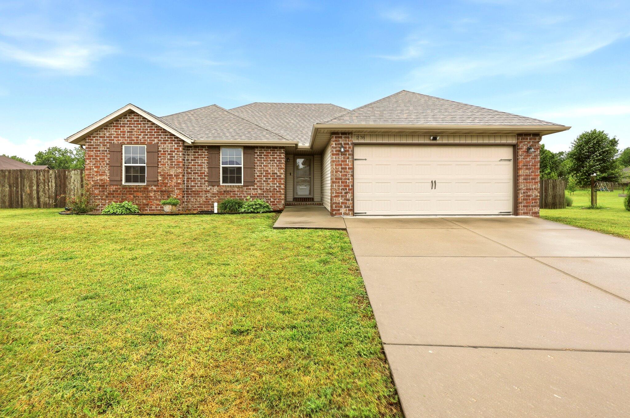 276 E Garnet Drive, Republic MO 65738