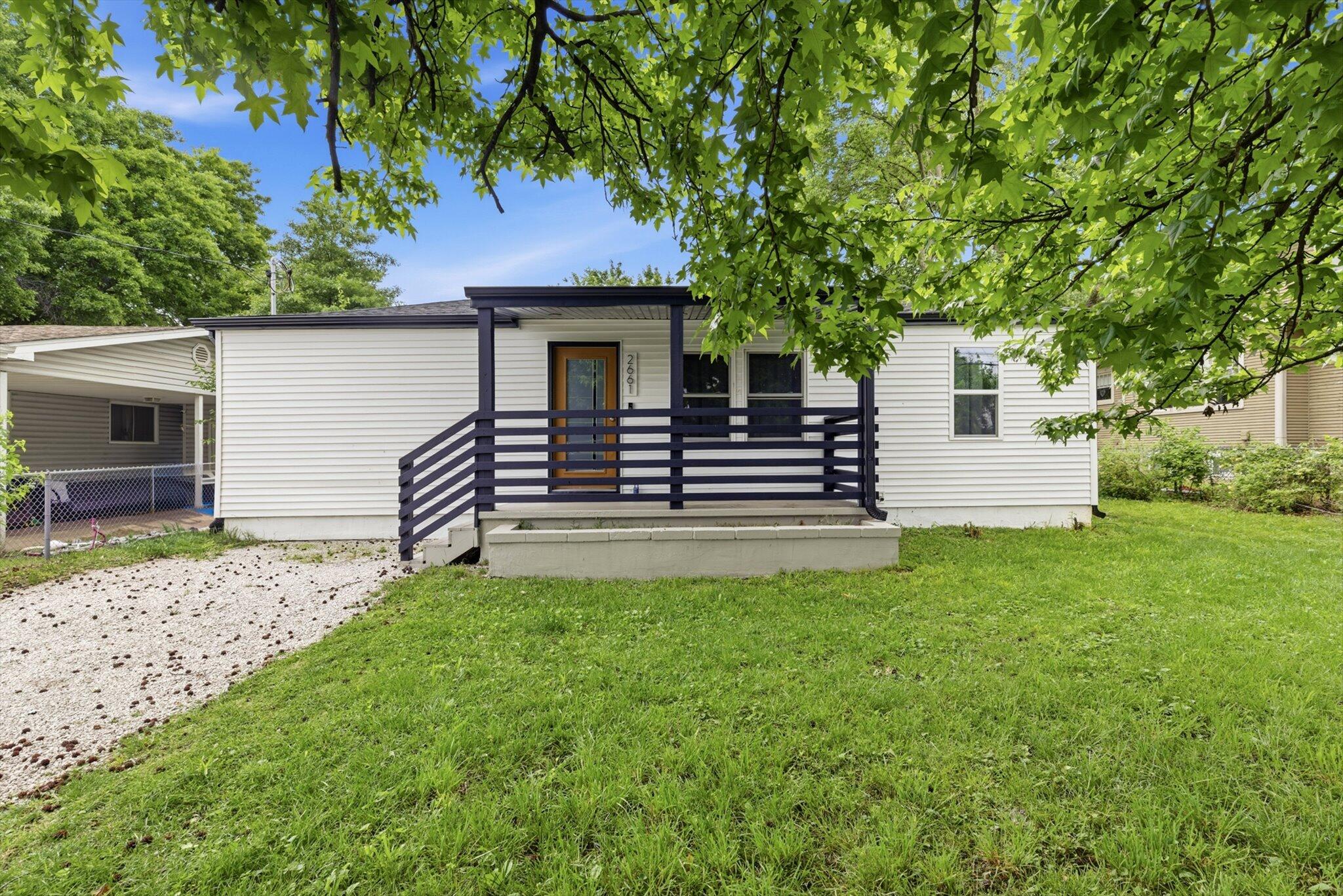 2661 E Division Street, Springfield MO 65803