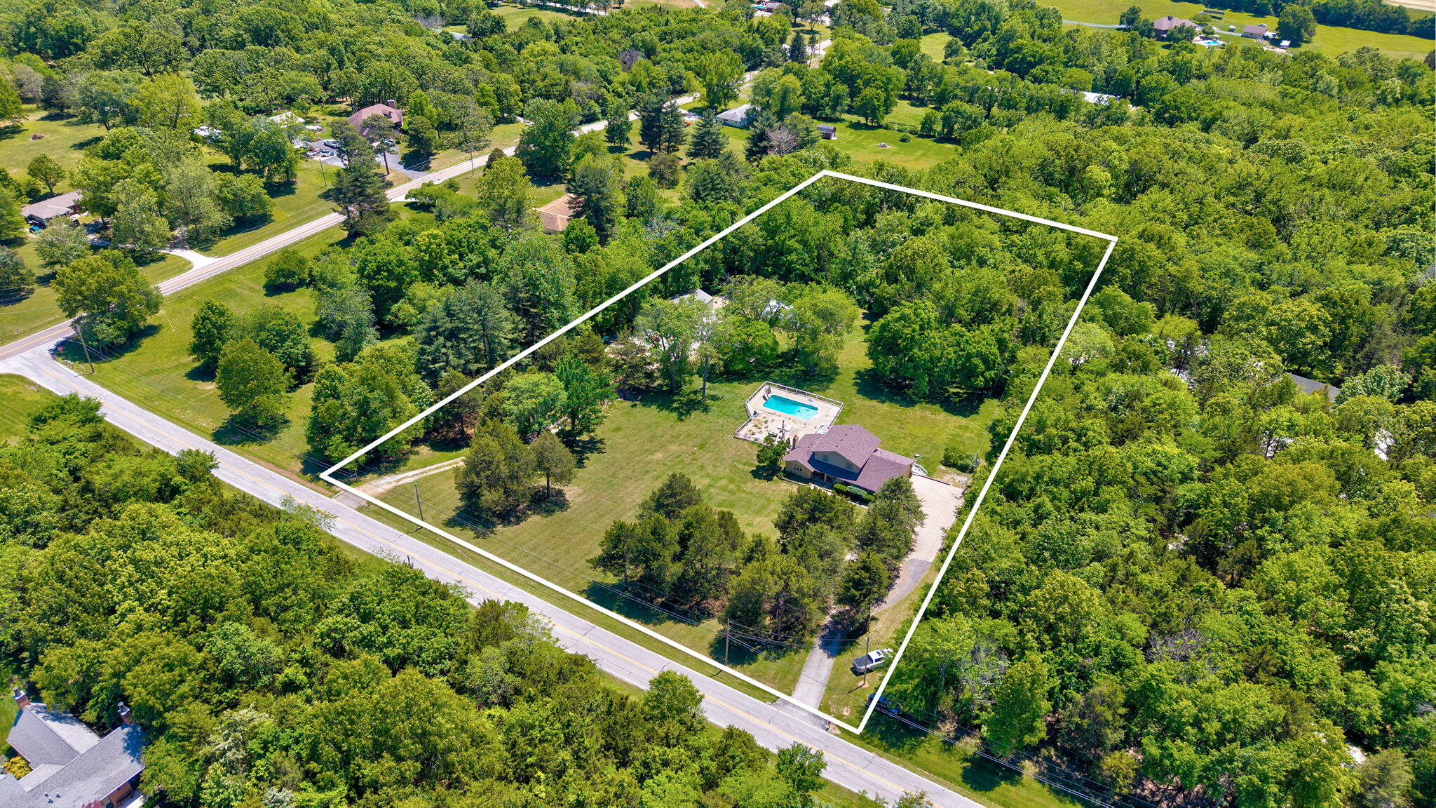 4932 E Farm Road 166, Springfield MO 65809