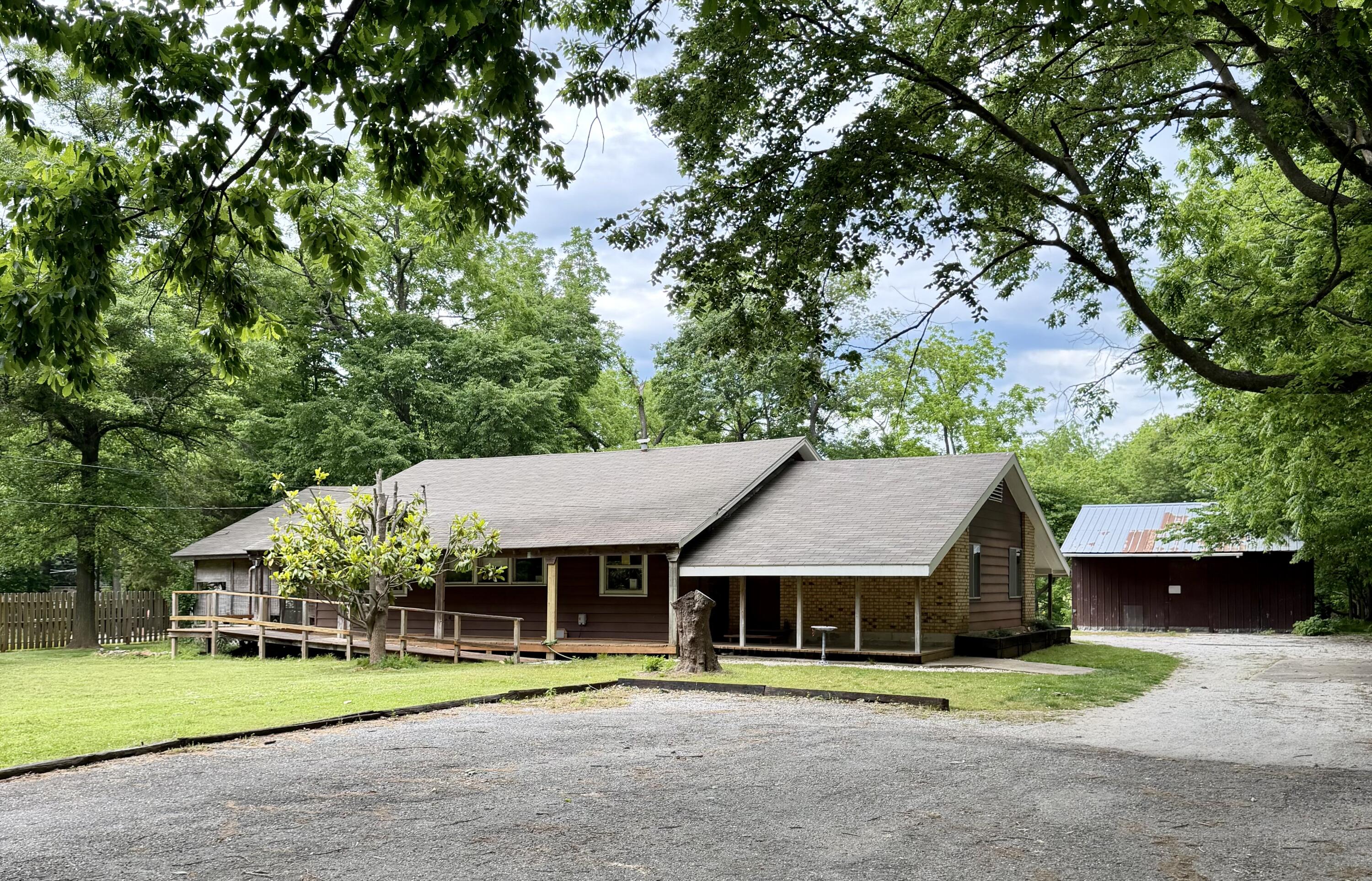 2421 E Delana Street, Springfield MO 65804