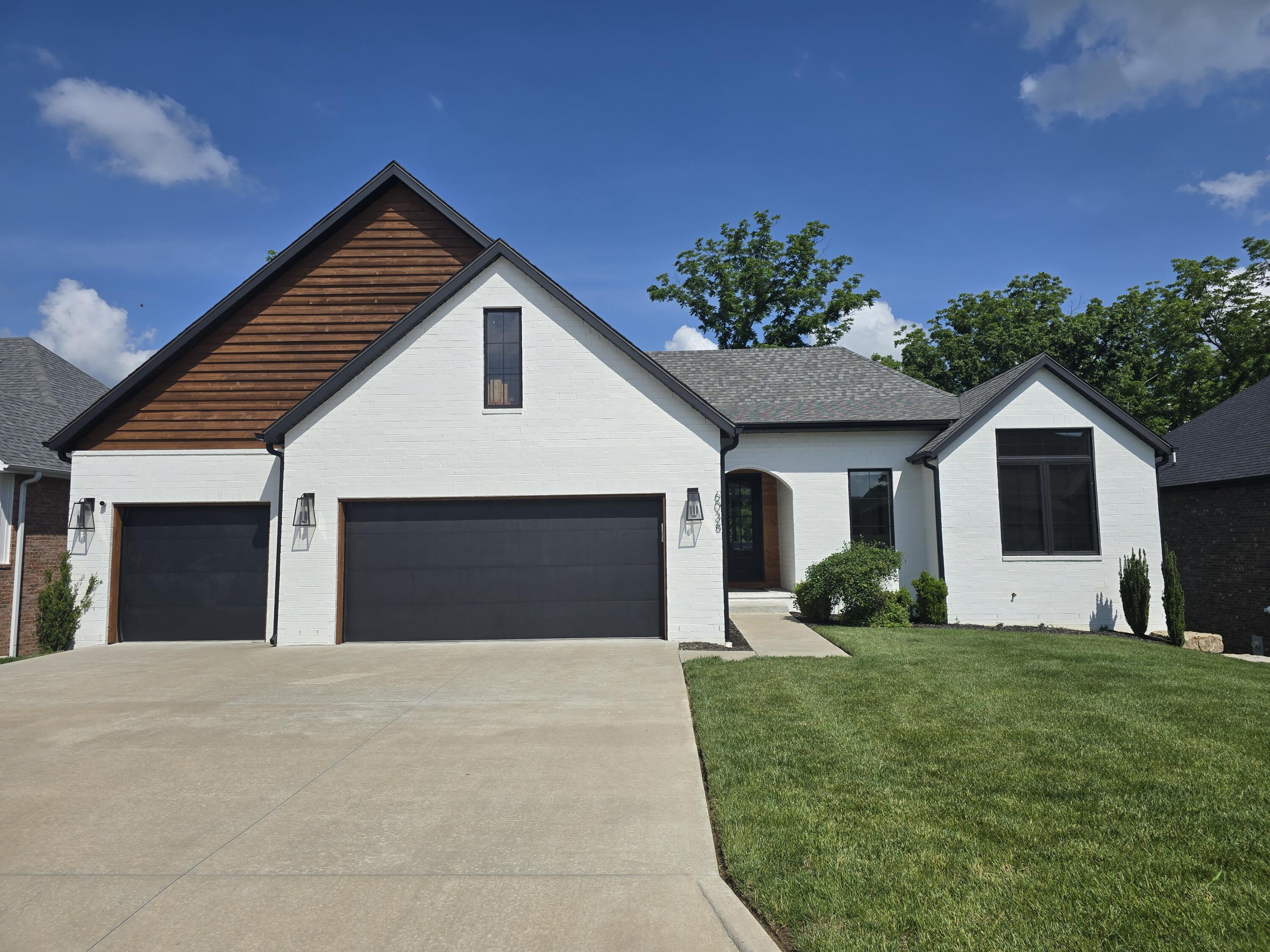 6038 S Maryland Avenue, Springfield MO 65810