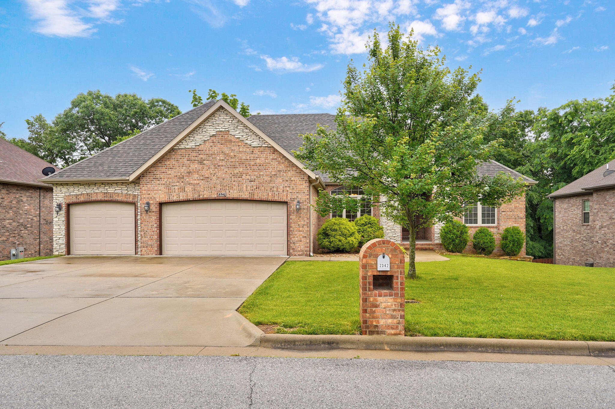2342 W Darby Street, Springfield MO 65810