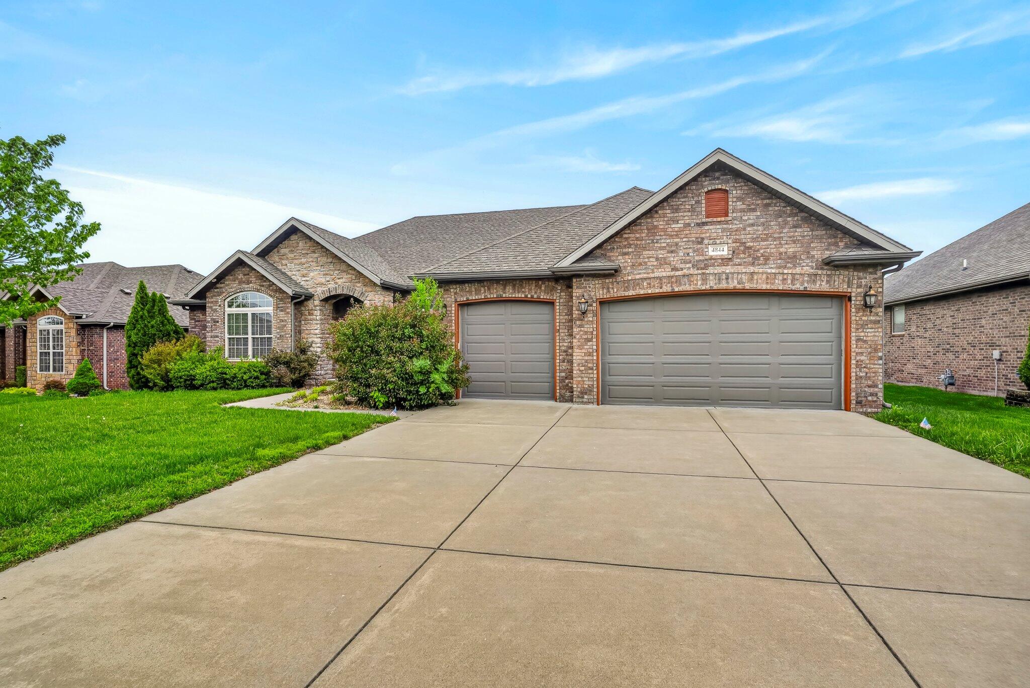 4844 S Farm Rd 131, Springfield MO 65810